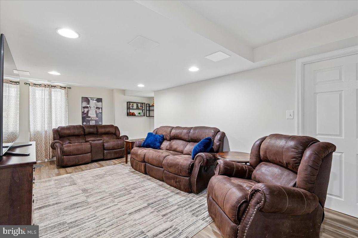 GLENMONT - Residential