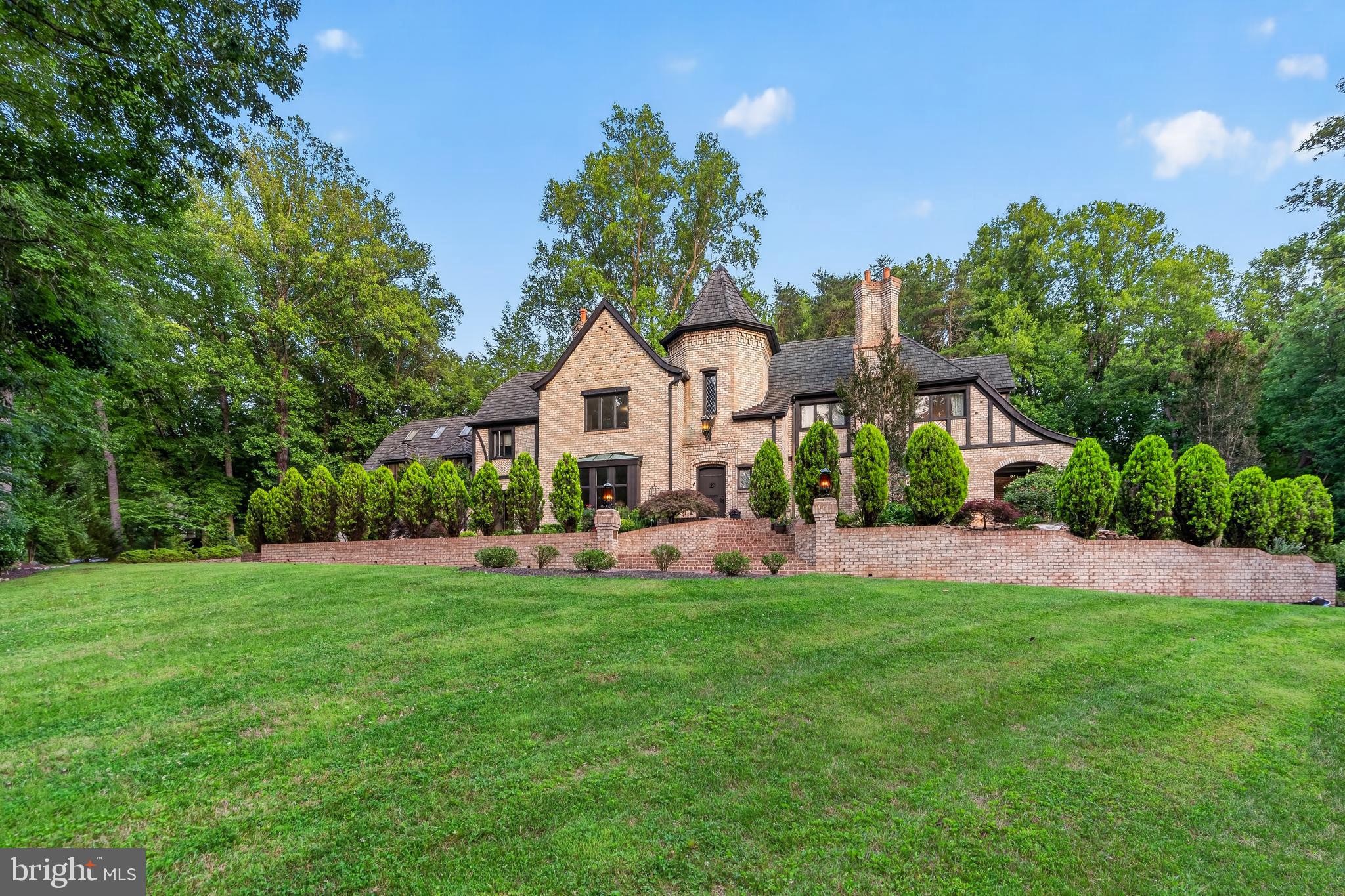 10217 CEDAR POND DRIVE