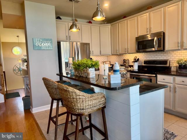 GLEN RIDDLE - Residential