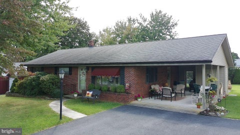 Homes For Sale - 213 Joyce Drive<br/> FAYETTEVILLE, PA 17222