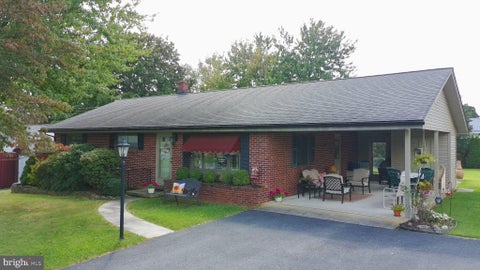 Homes For Sale - 213 Joyce Drive<br/> FAYETTEVILLE, PA 17222