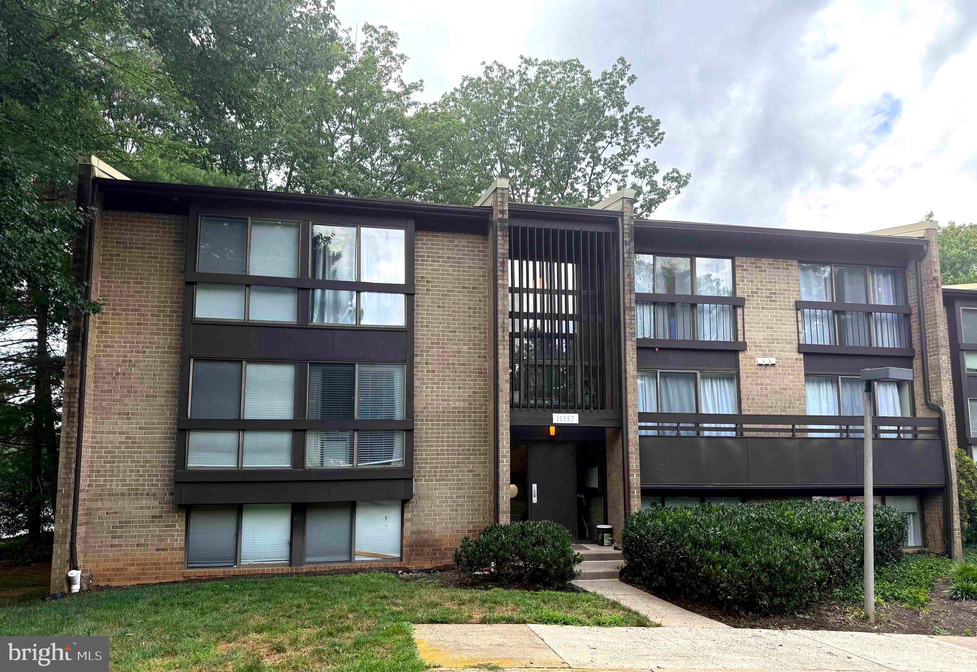 11557 ROLLING GREEN COURT 301