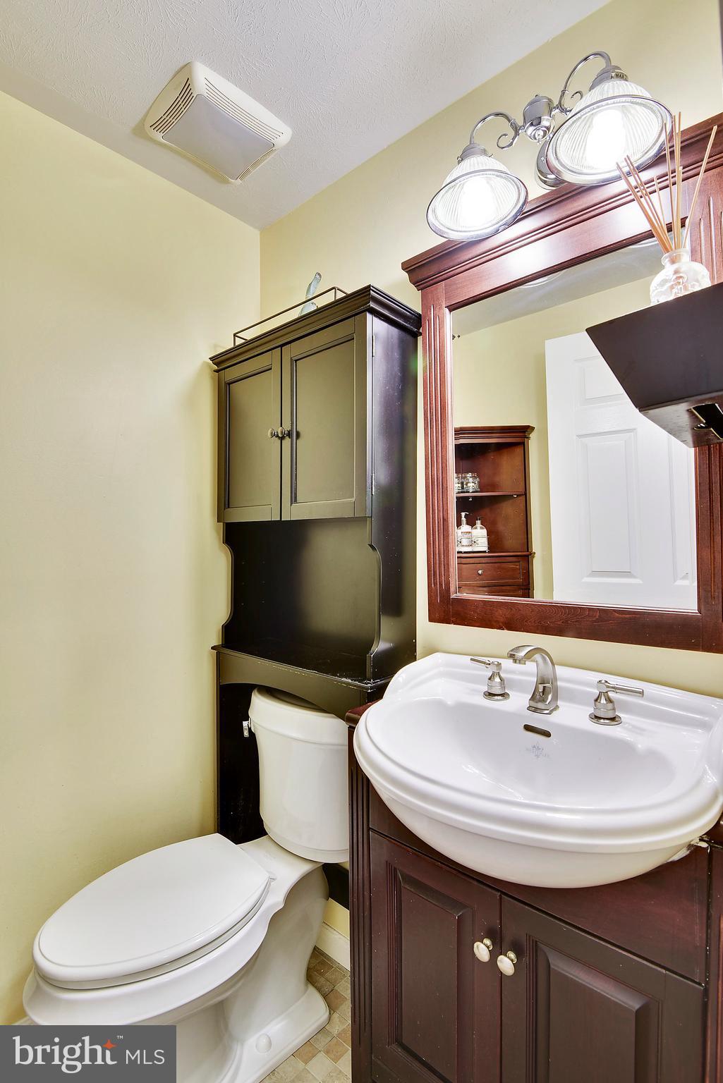 WHISPERING WOODS - Residential