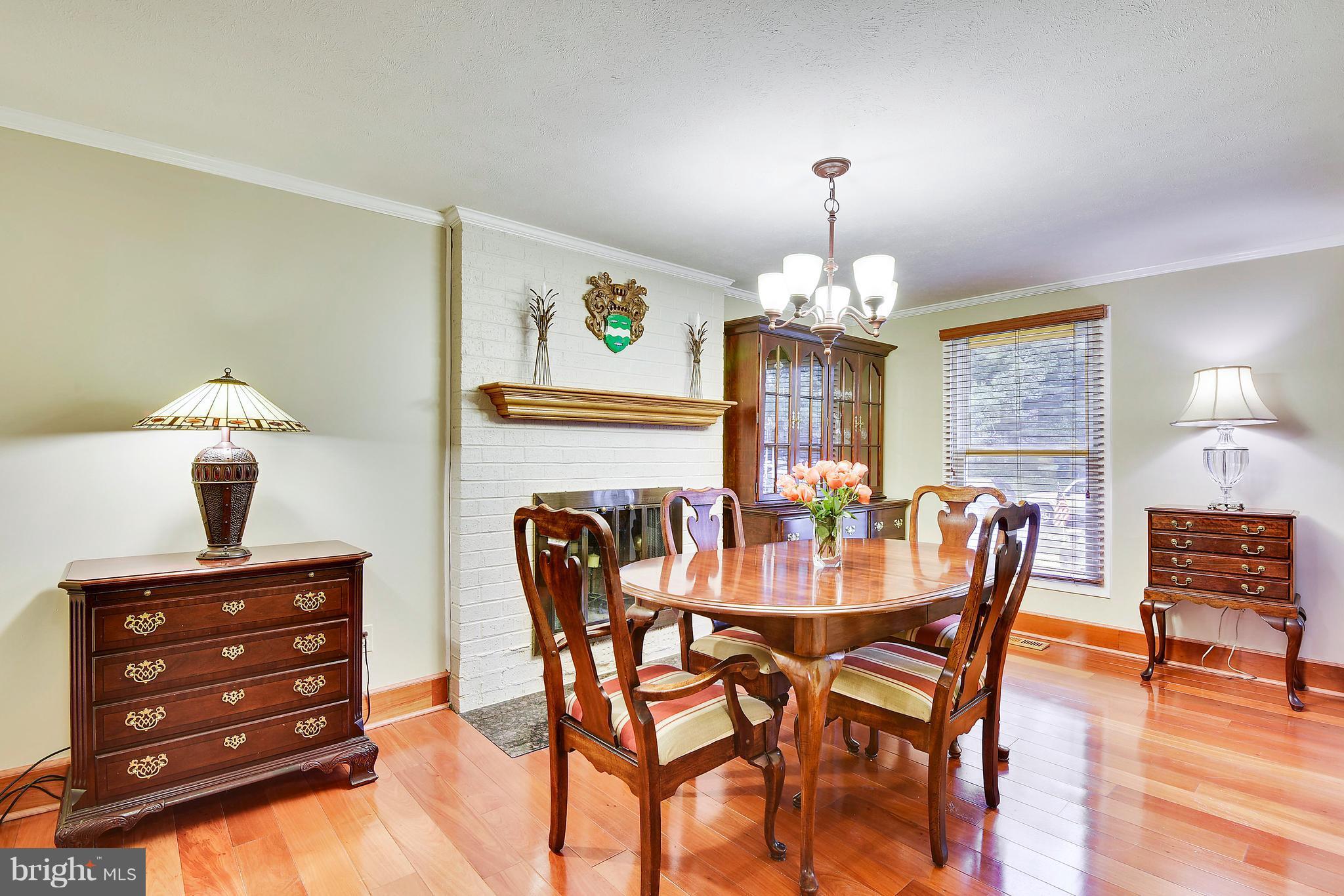 WHISPERING WOODS - Residential