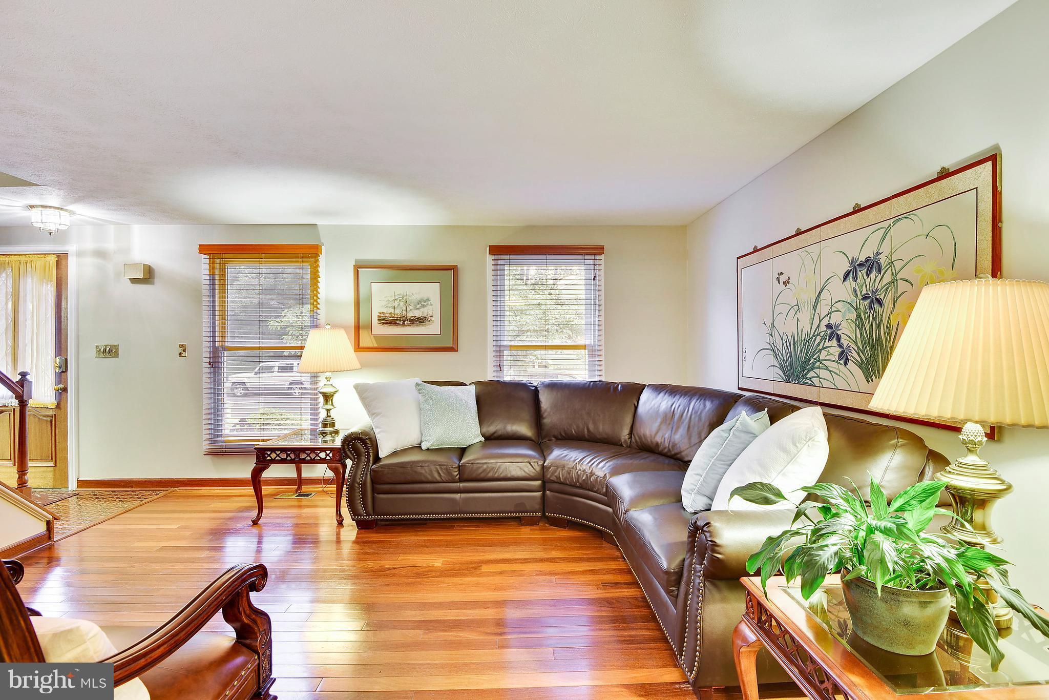 WHISPERING WOODS - Residential