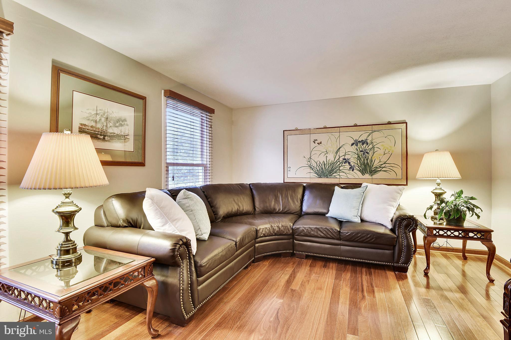 WHISPERING WOODS - Residential