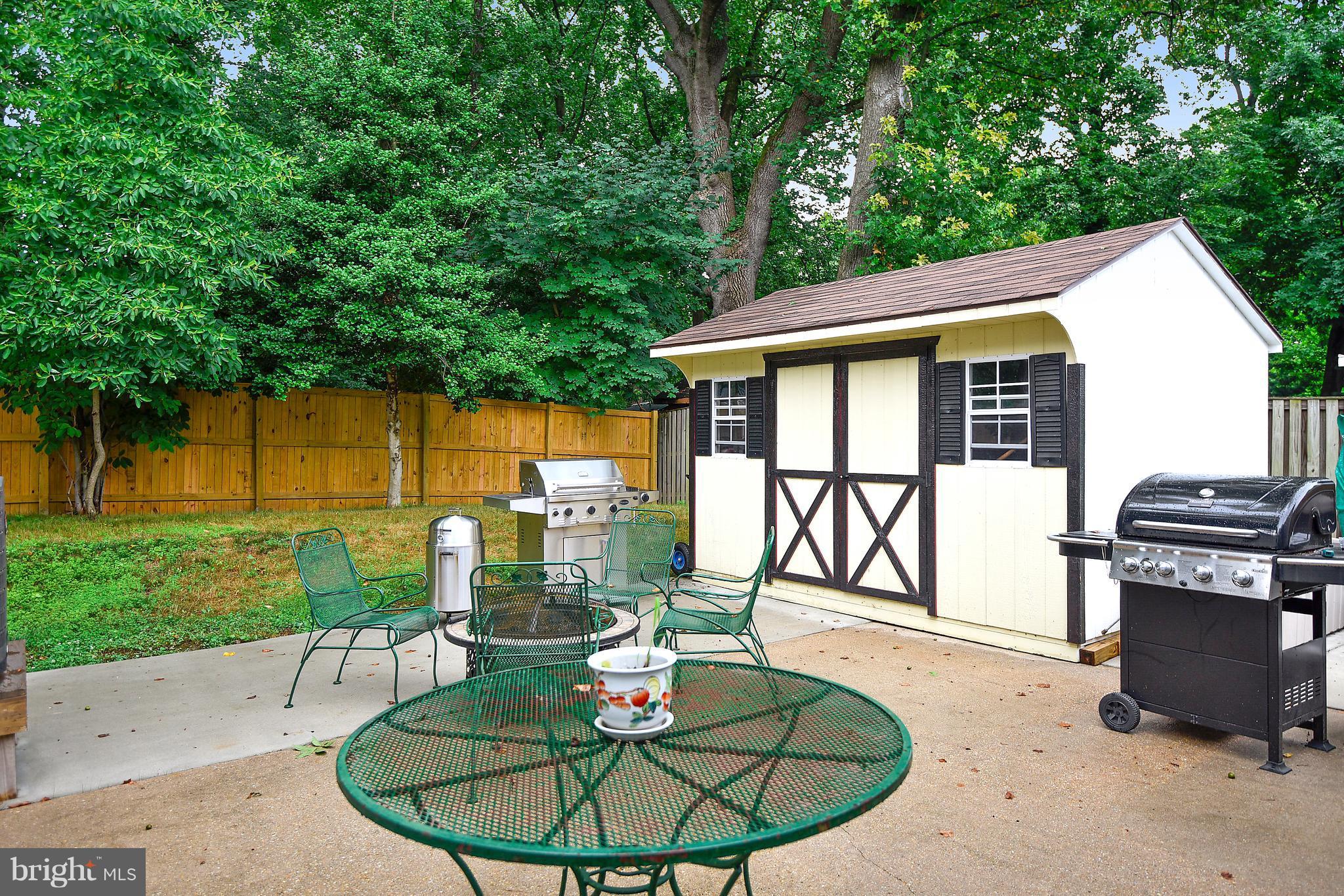 WHISPERING WOODS - Residential