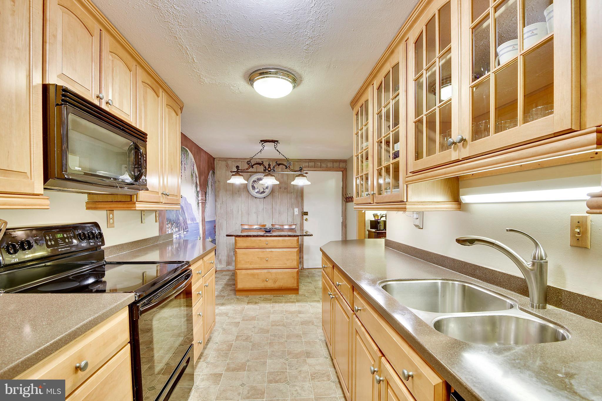 WHISPERING WOODS - Residential