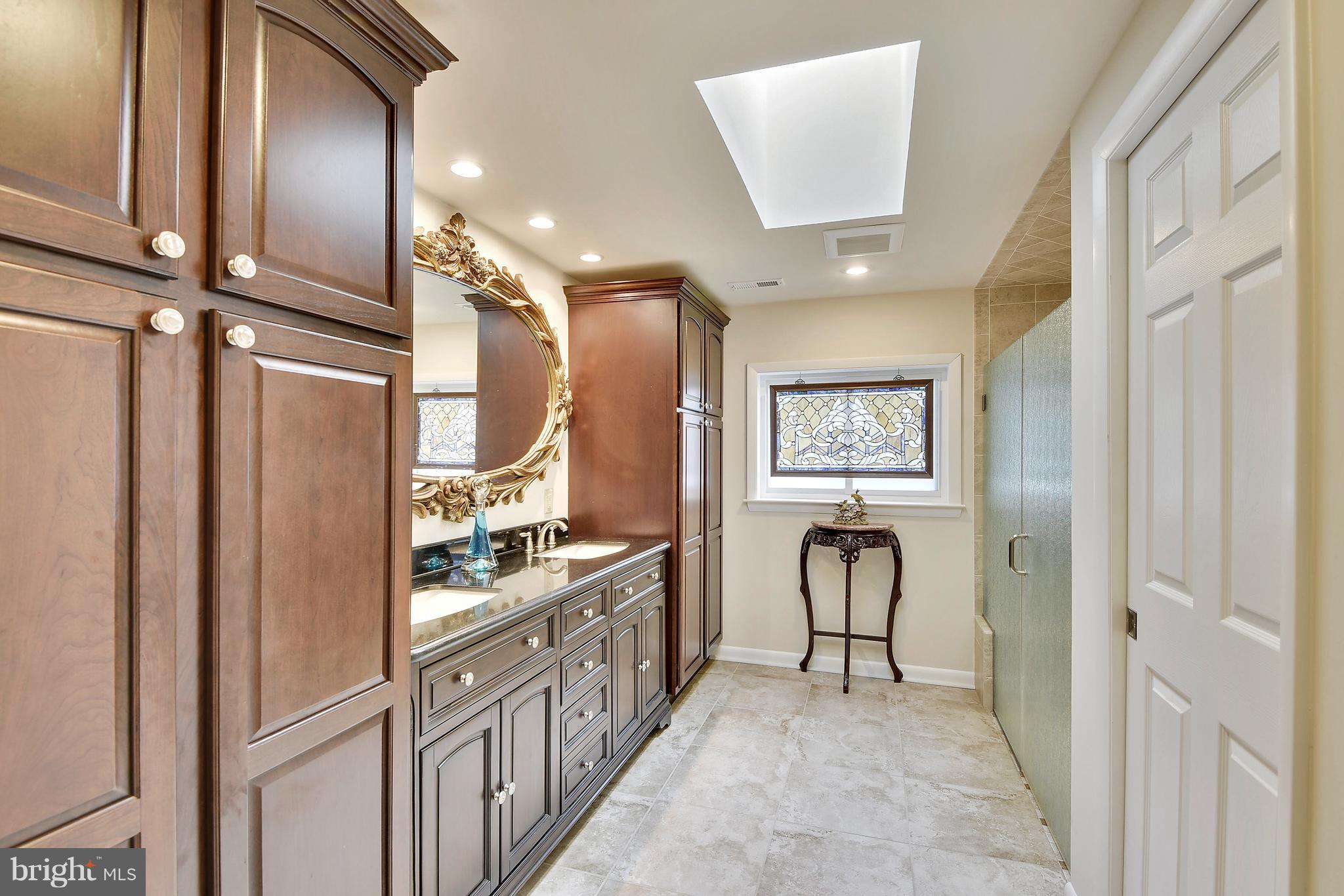 WHISPERING WOODS - Residential