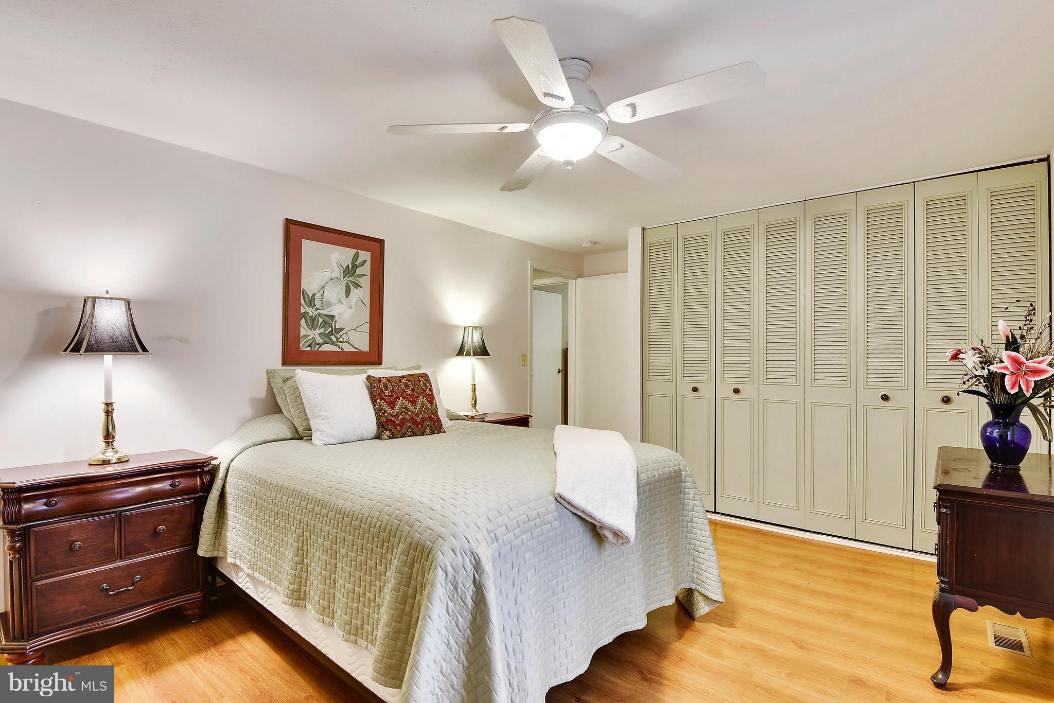 WHISPERING WOODS - Residential