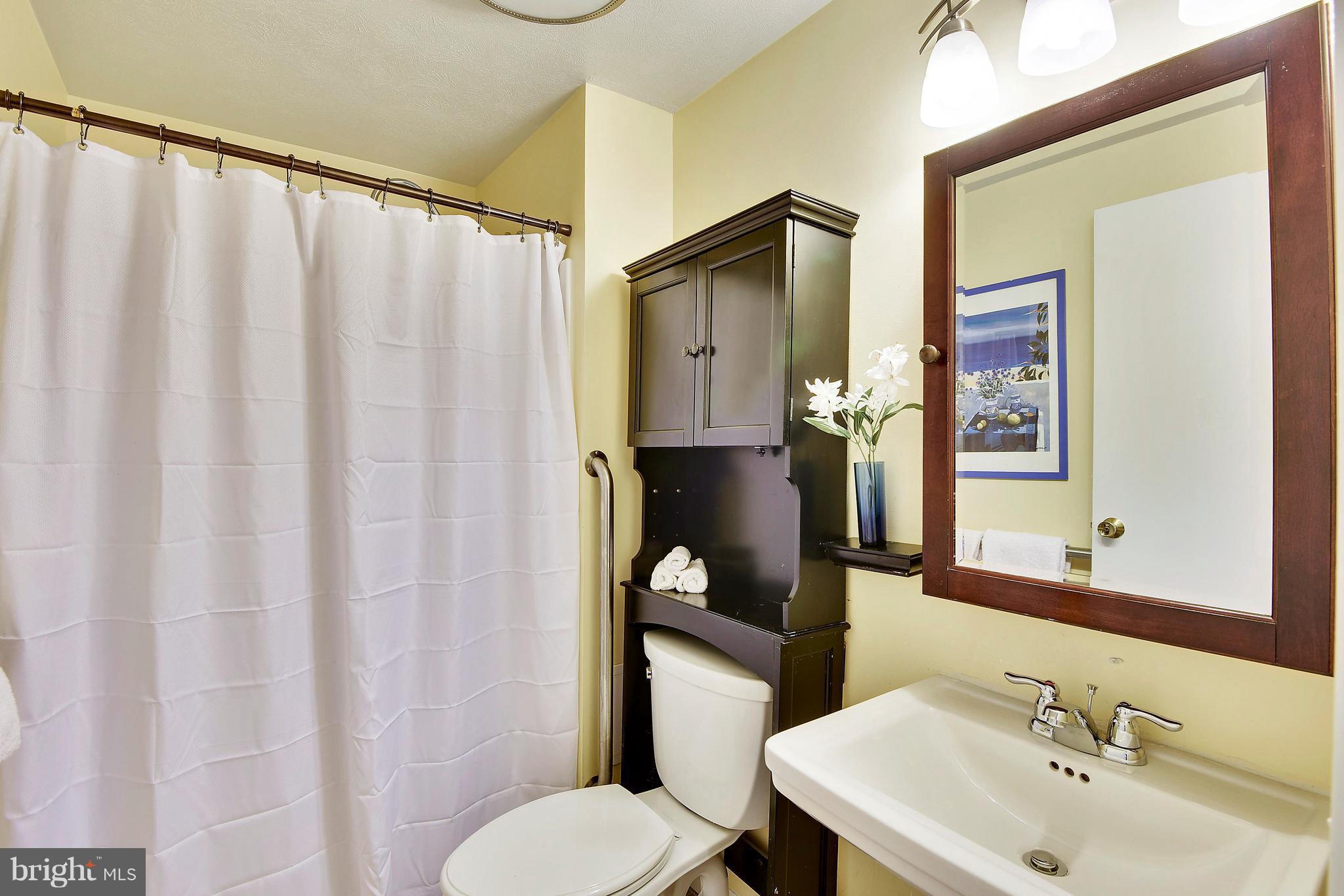 WHISPERING WOODS - Residential