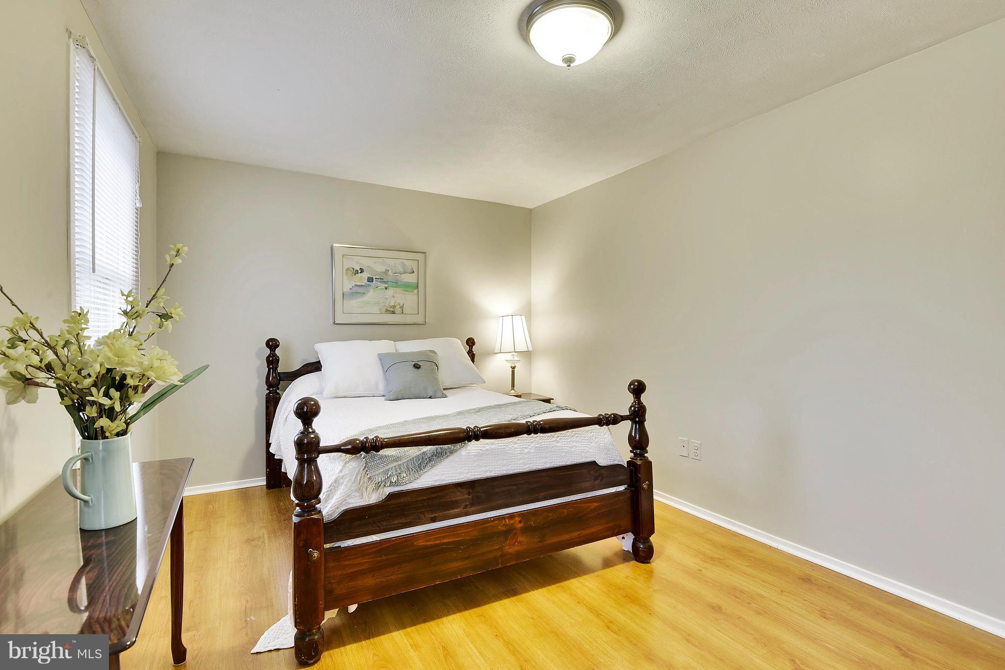 WHISPERING WOODS - Residential