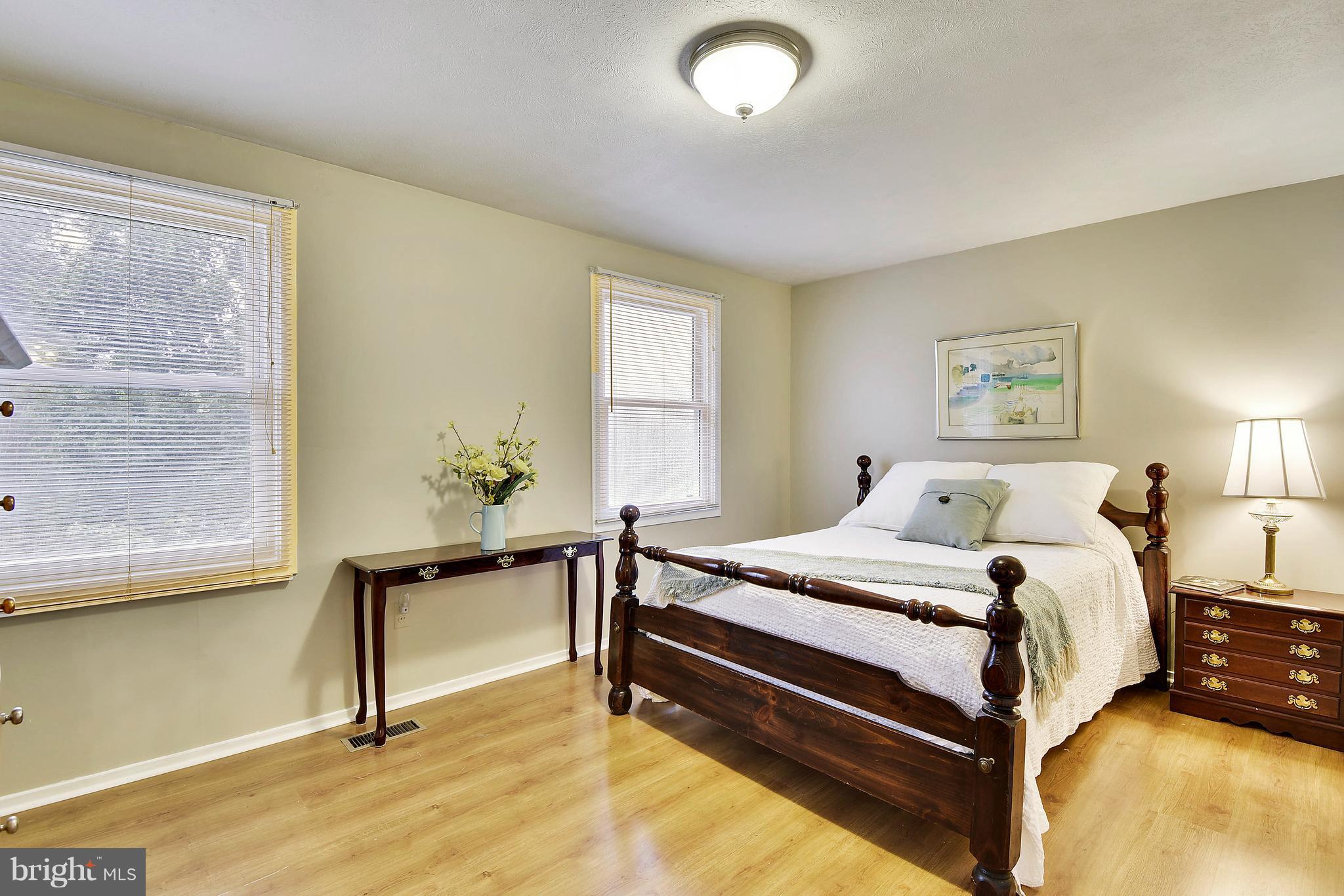 WHISPERING WOODS - Residential