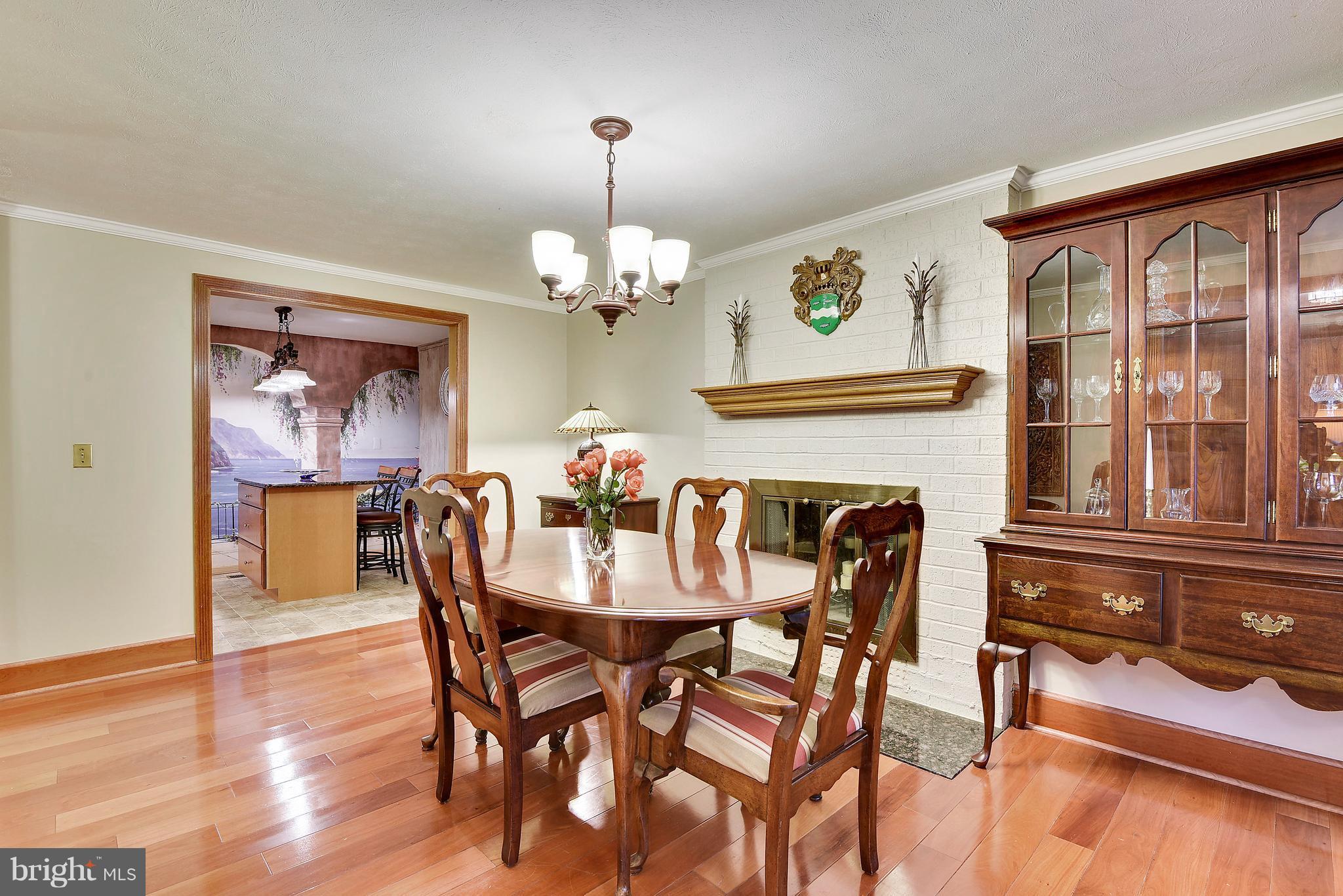 WHISPERING WOODS - Residential