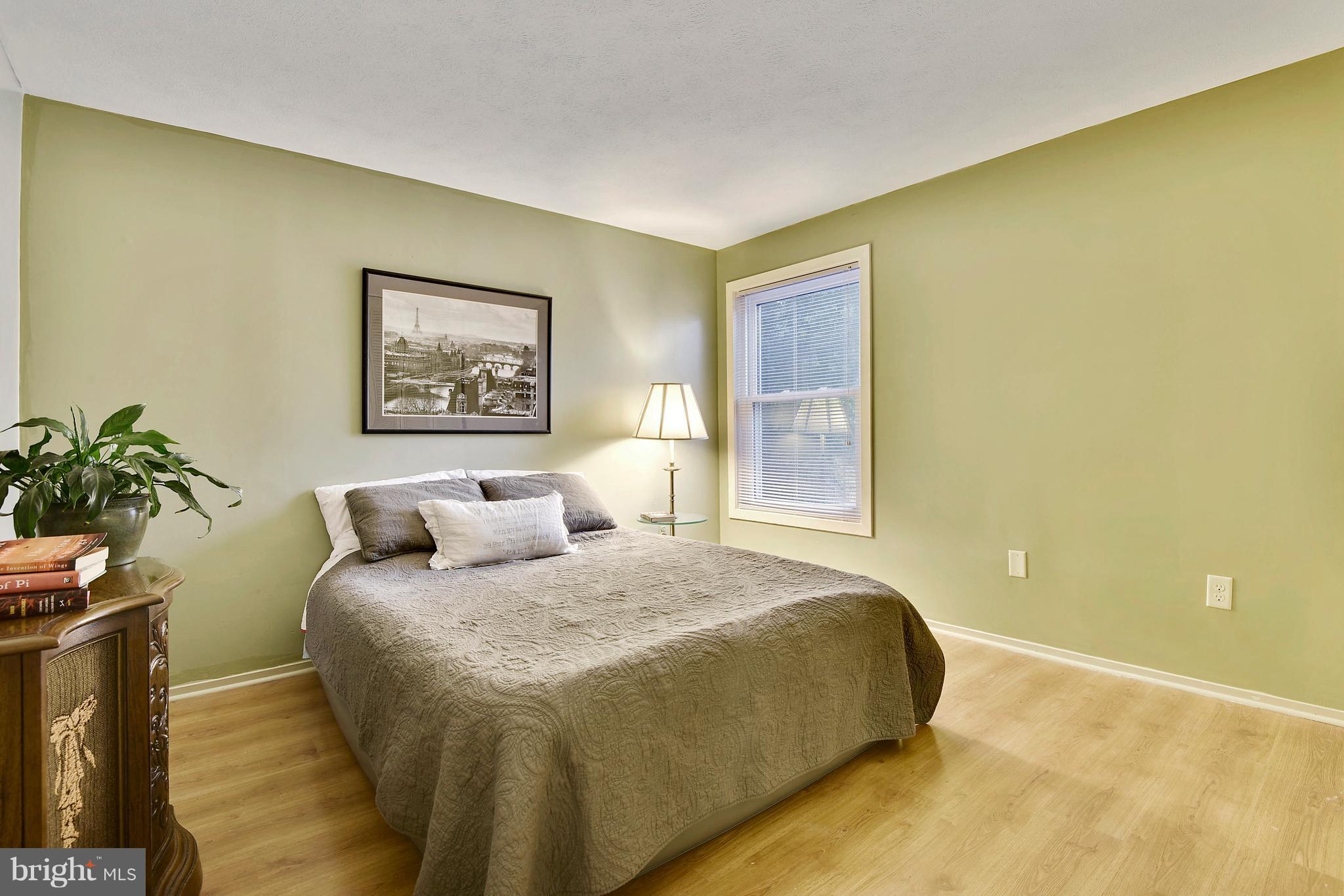 WHISPERING WOODS - Residential