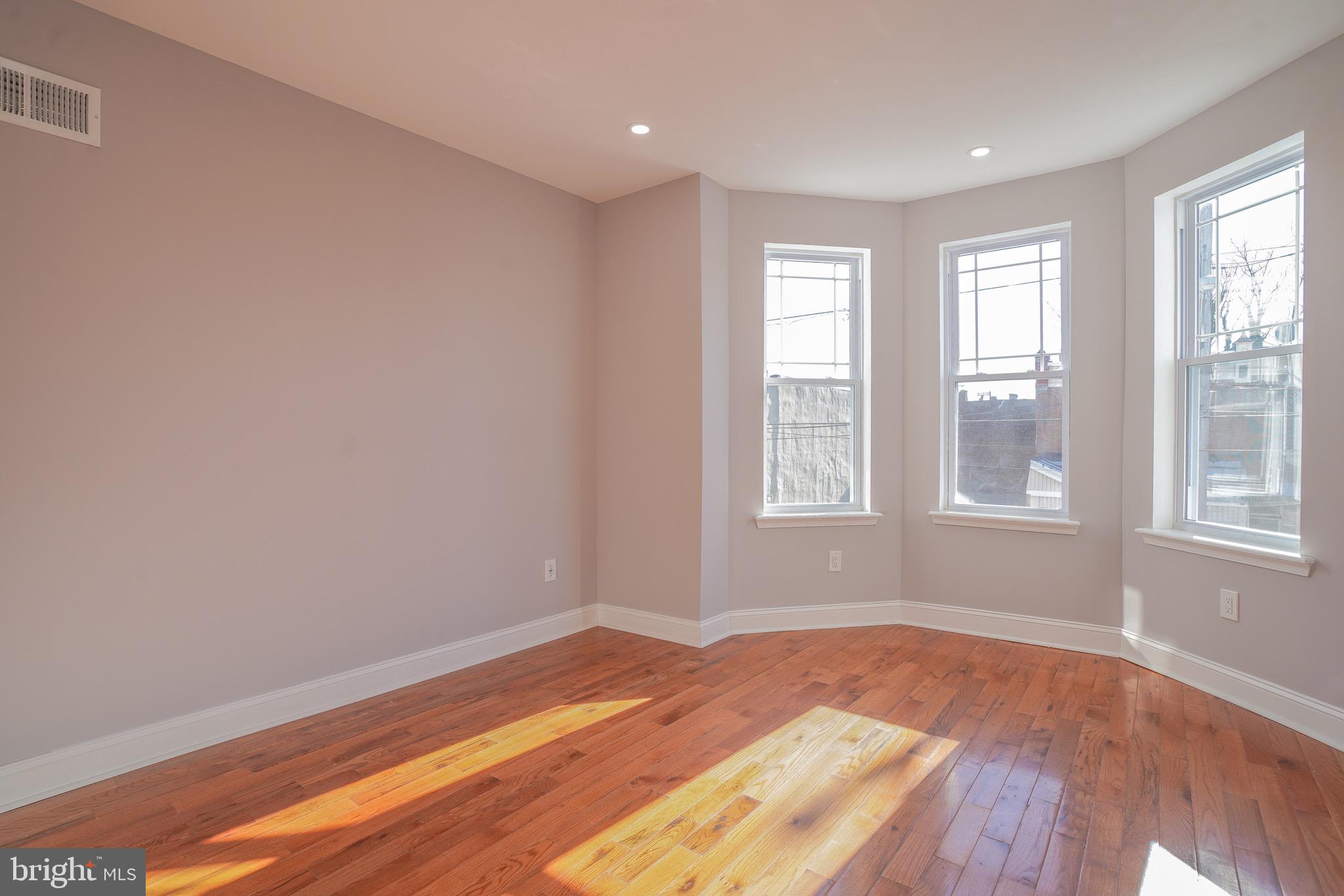 POINT BREEZE - Residential