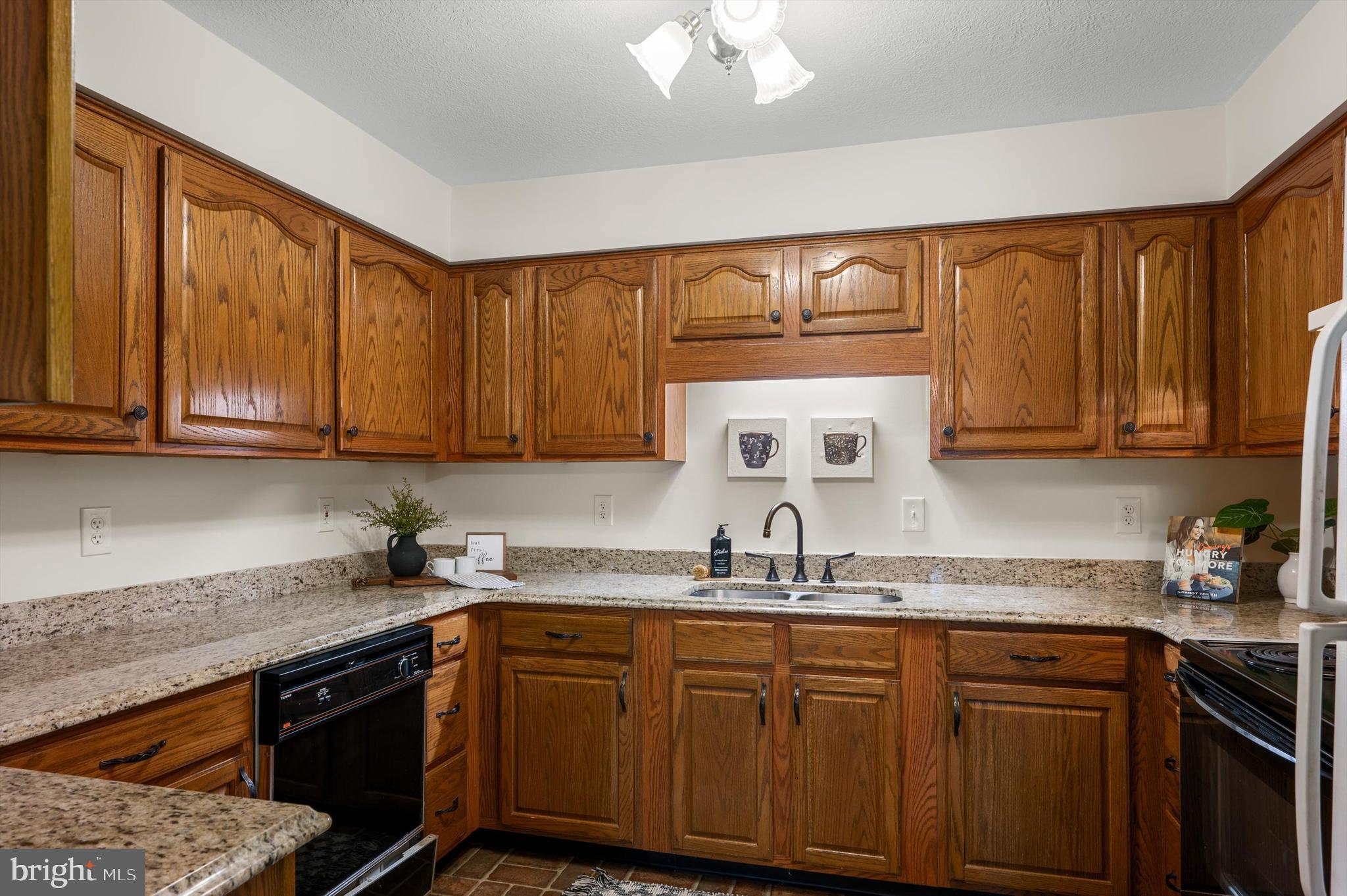 PATRICK HENRY ESTATES - Residential