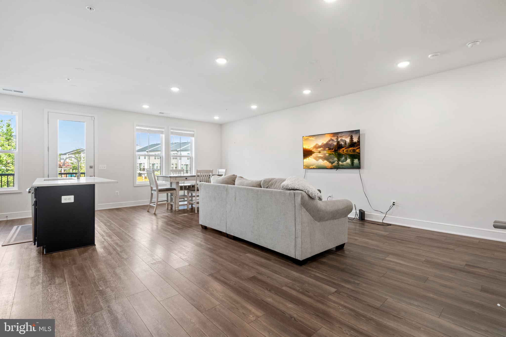 DEMOTT & SILVER - Residential