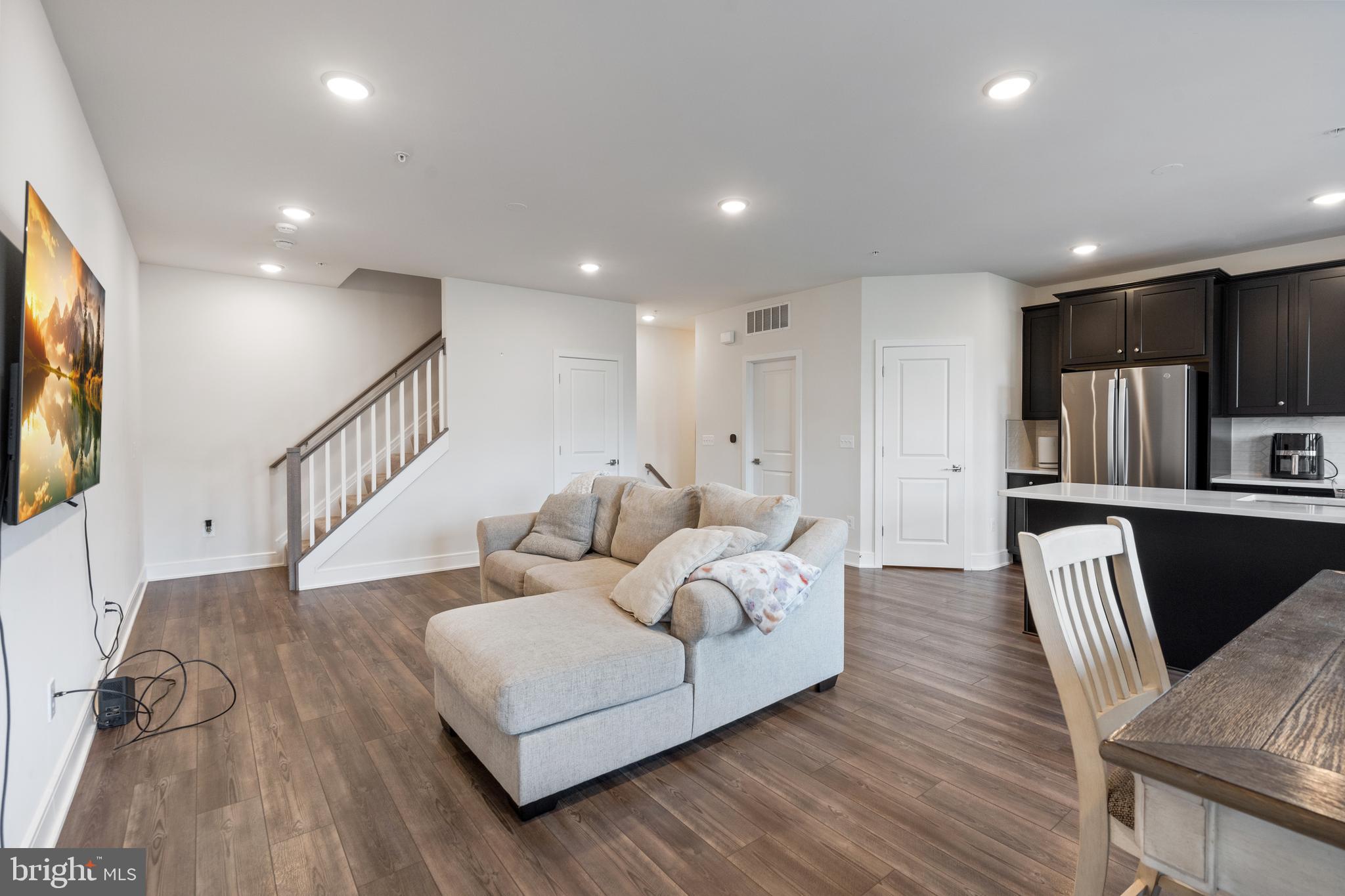 DEMOTT & SILVER - Residential