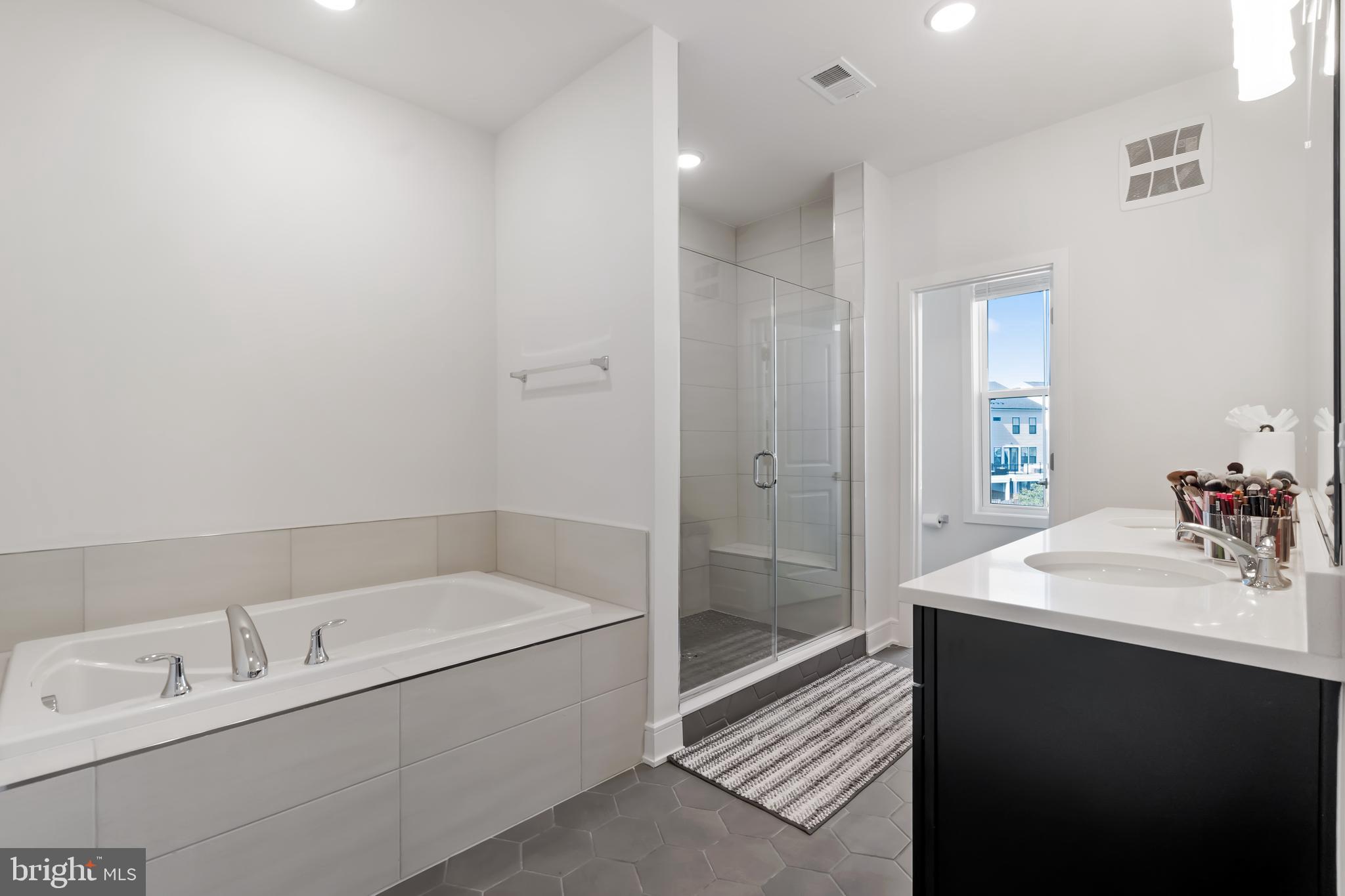 DEMOTT & SILVER - Residential