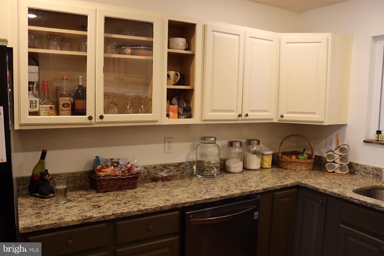 WESTOWNE VILLAGE - Residential