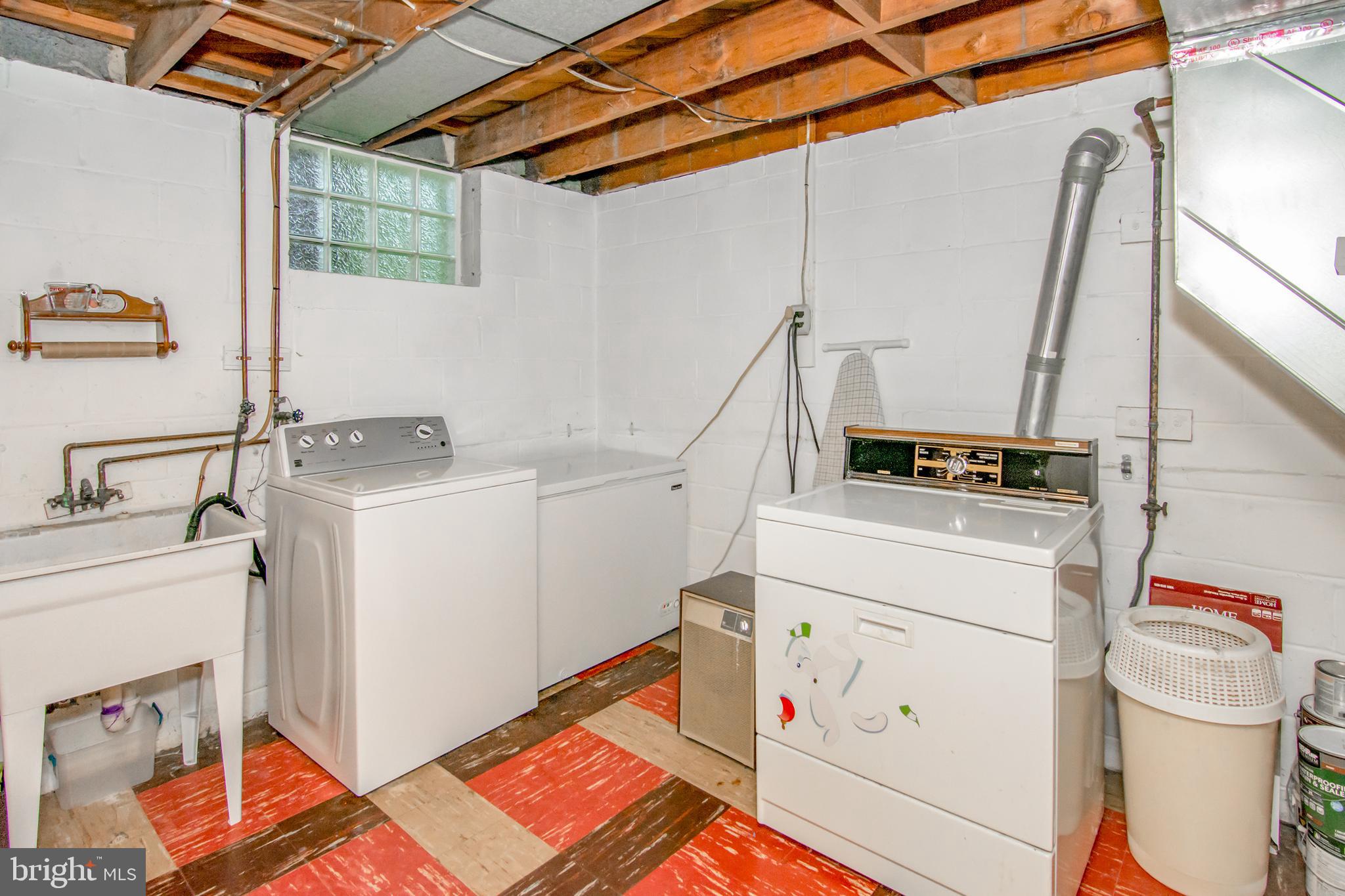 PERRY HALL - Residential