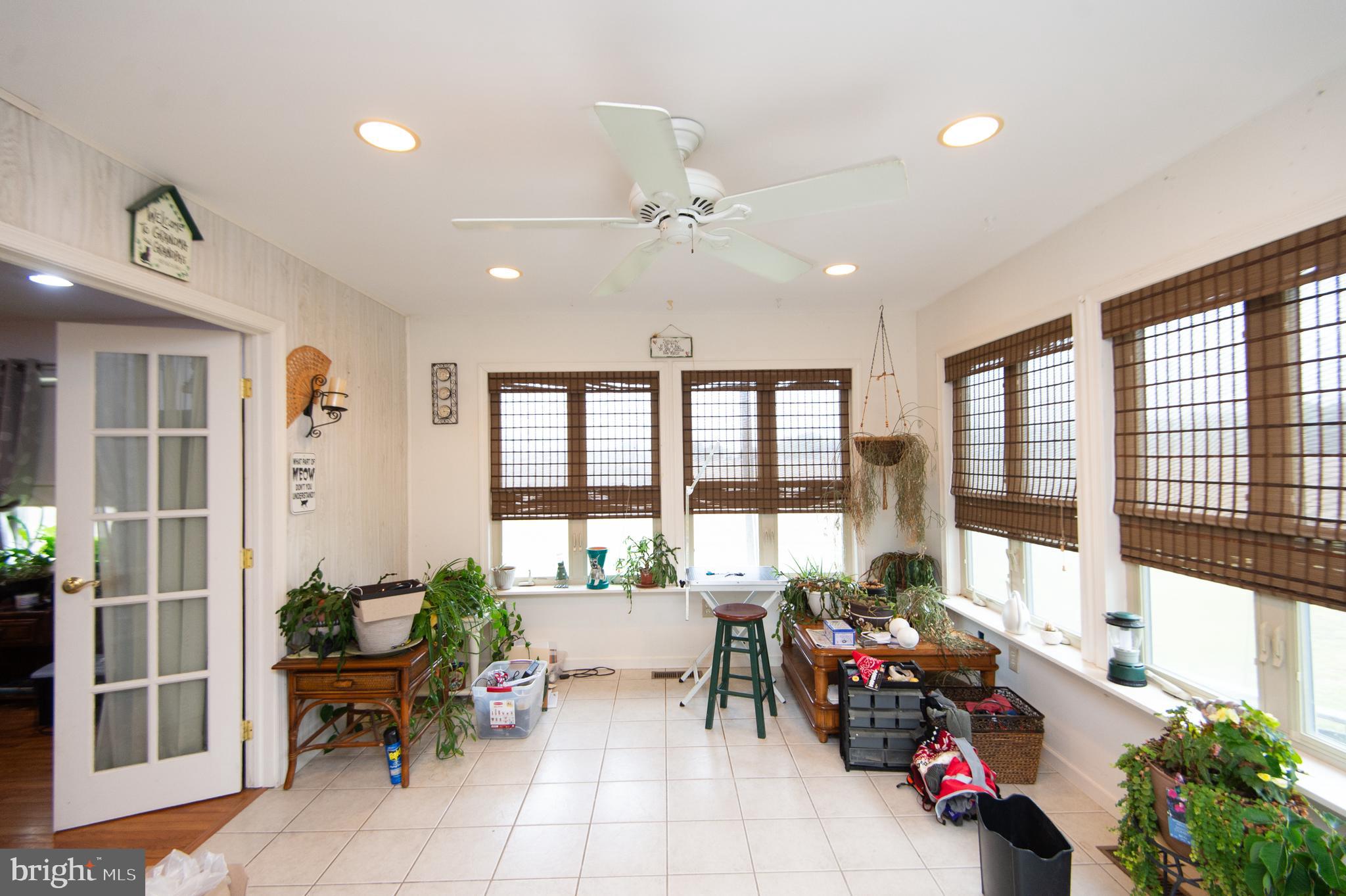 THOMPSONTOWN - Residential