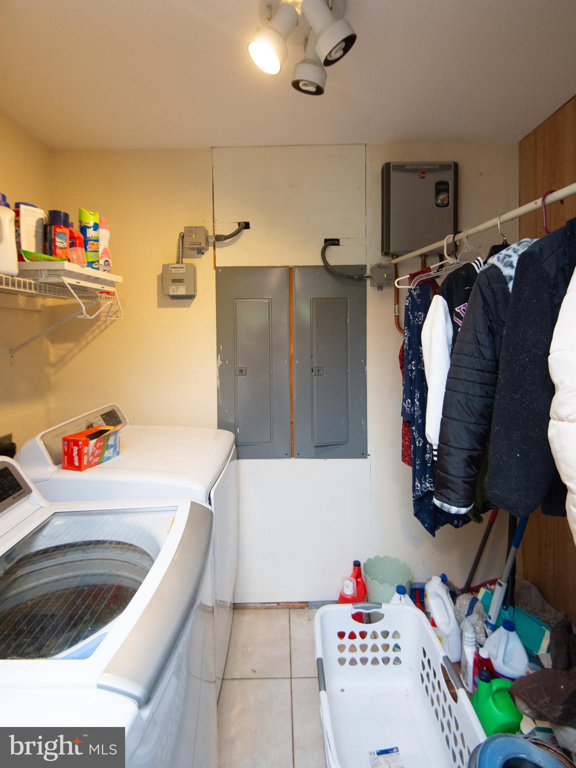 THOMPSONTOWN - Residential