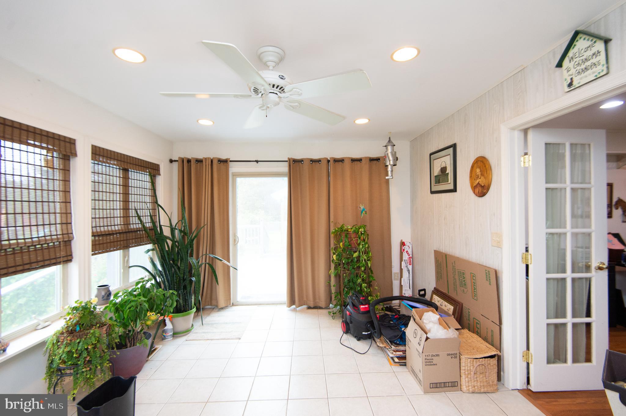 THOMPSONTOWN - Residential