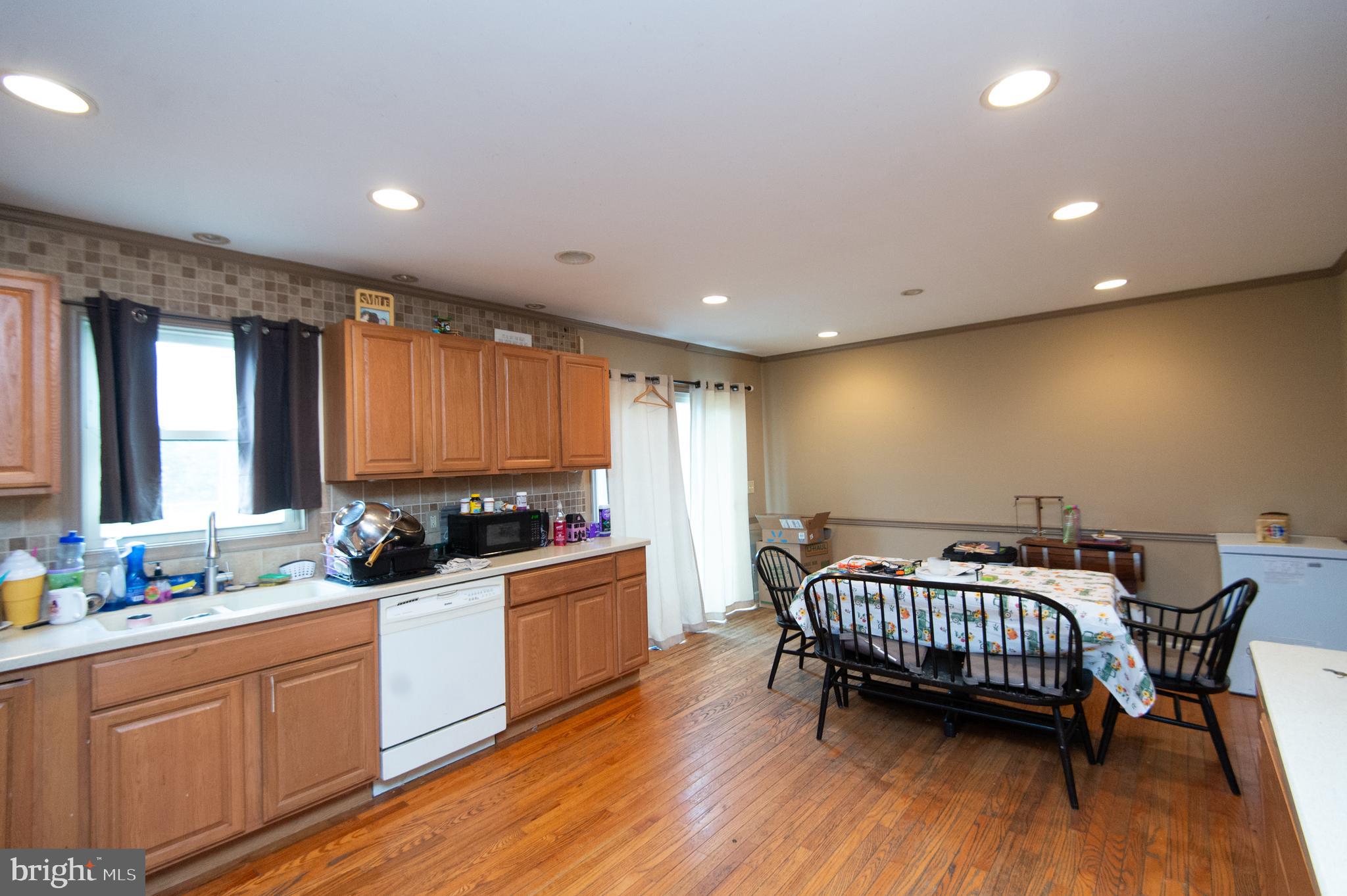 THOMPSONTOWN - Residential