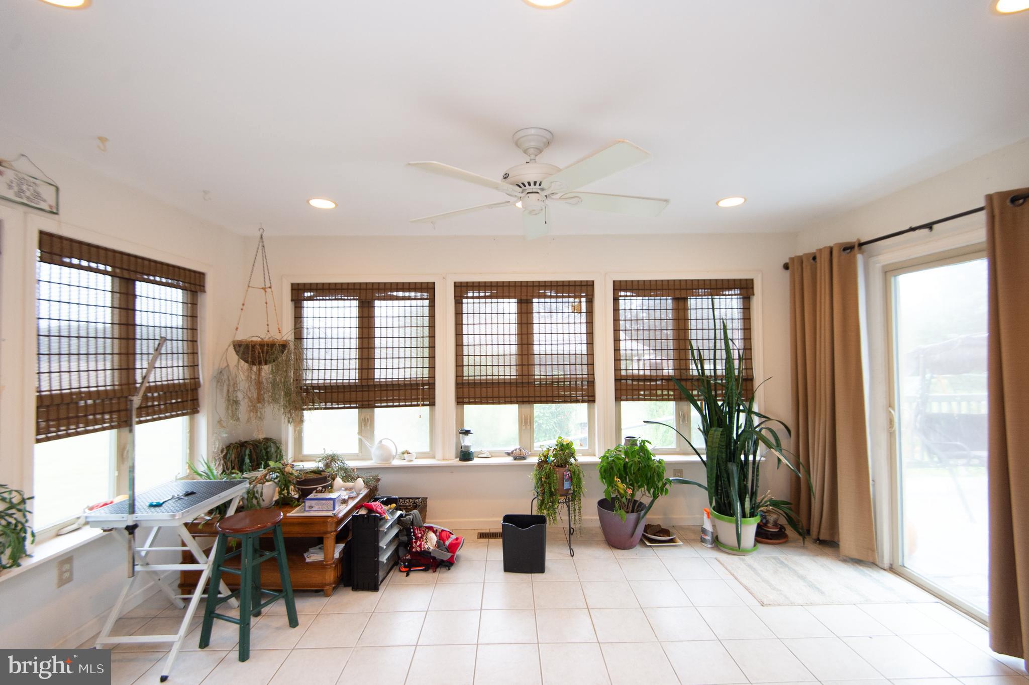 THOMPSONTOWN - Residential