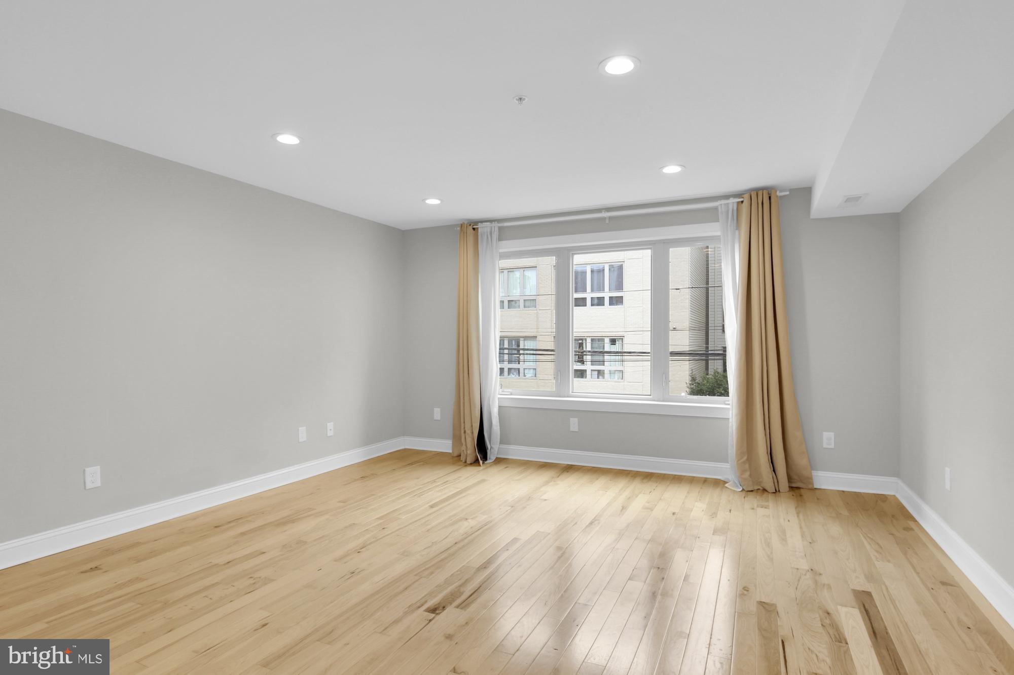 OLDE KENSINGTON - Residential Lease