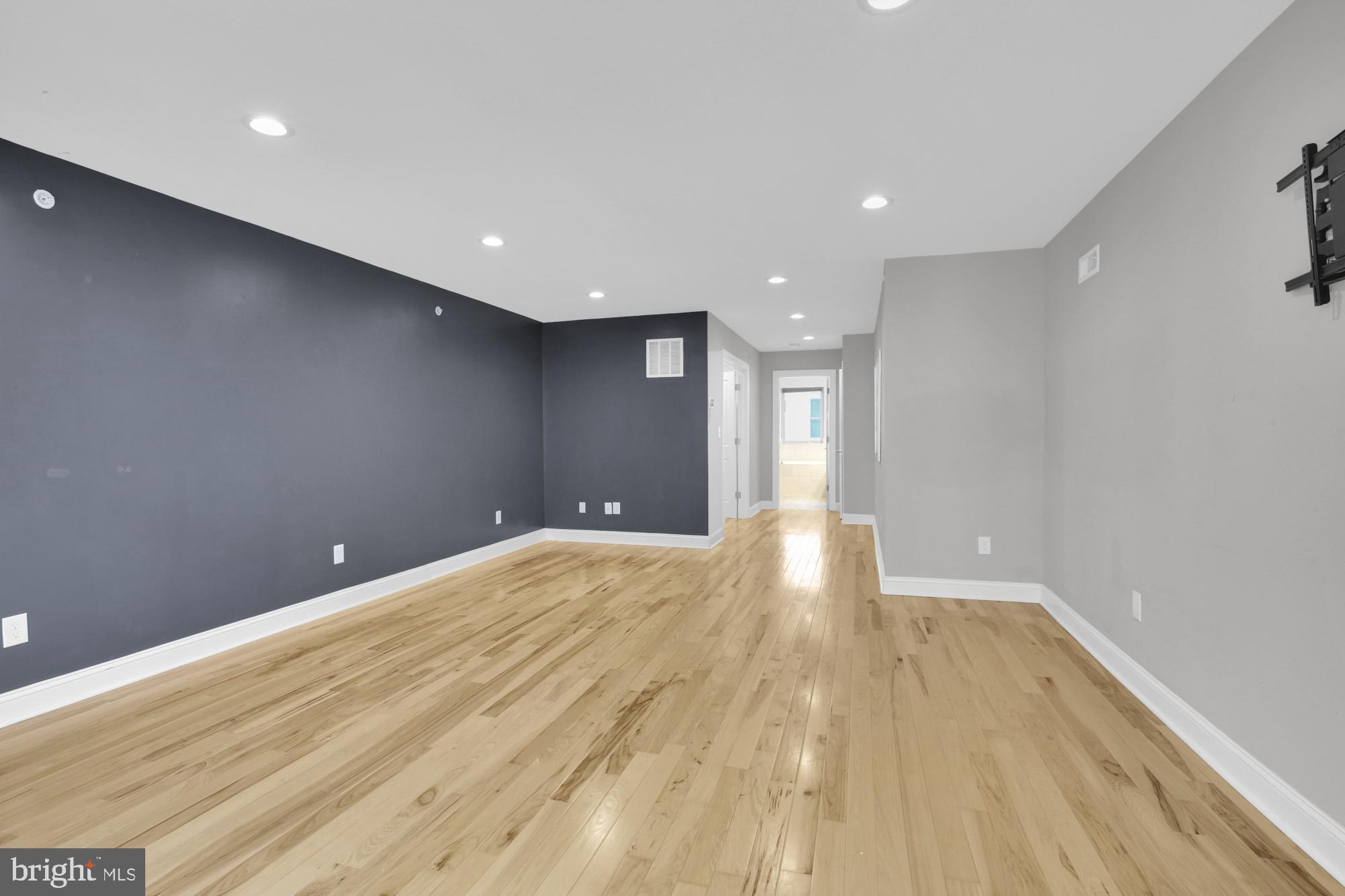 OLDE KENSINGTON - Residential Lease