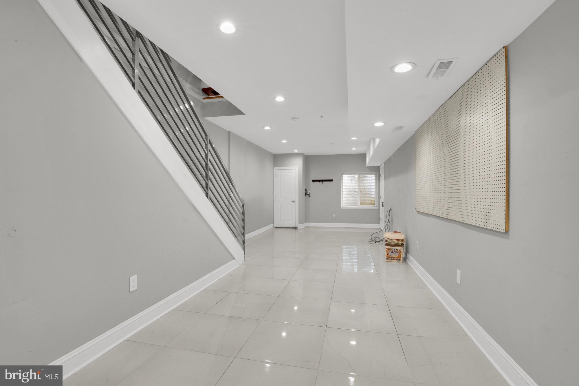 OLDE KENSINGTON - Residential Lease