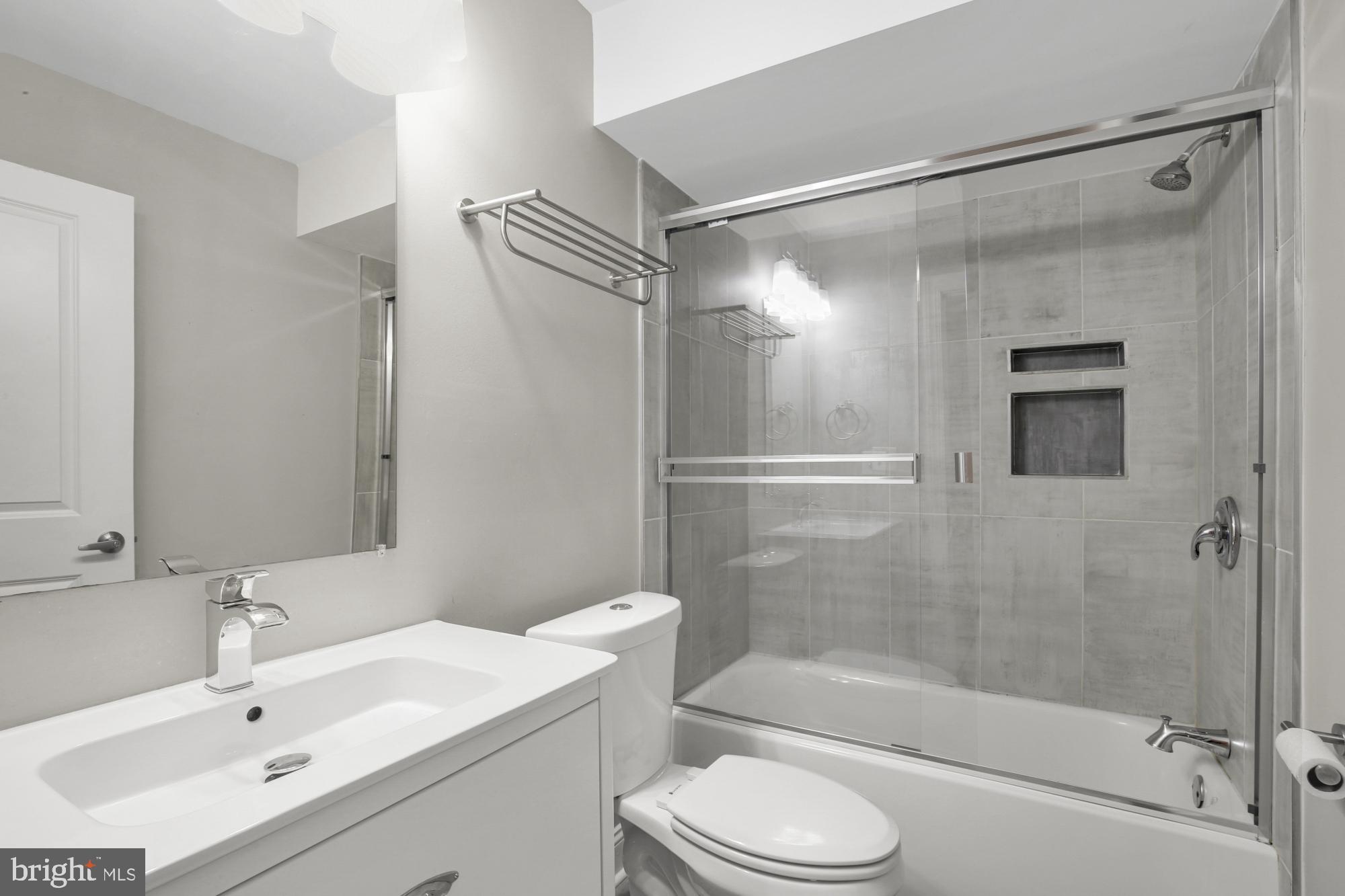 OLDE KENSINGTON - Residential Lease