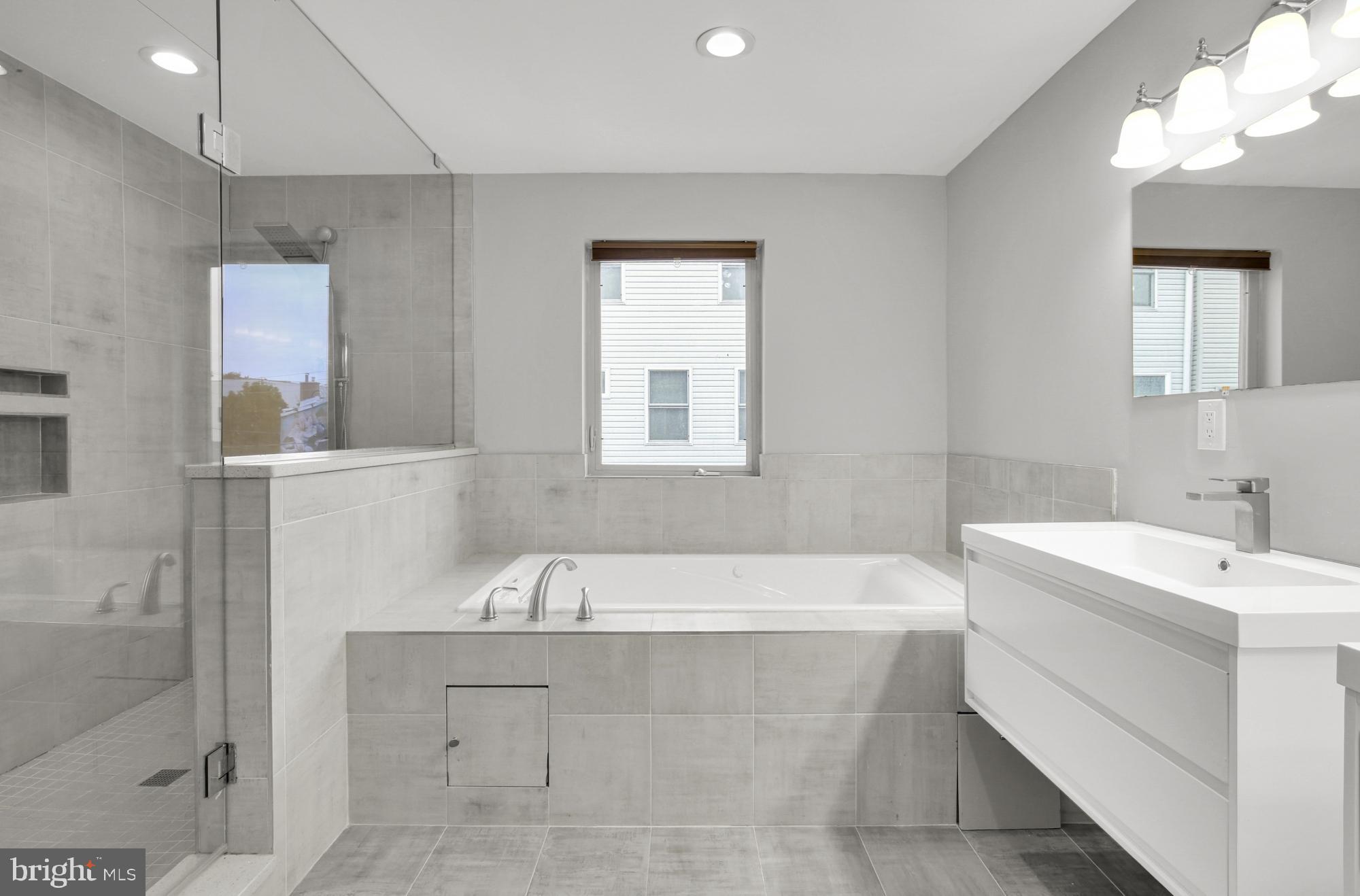 OLDE KENSINGTON - Residential Lease