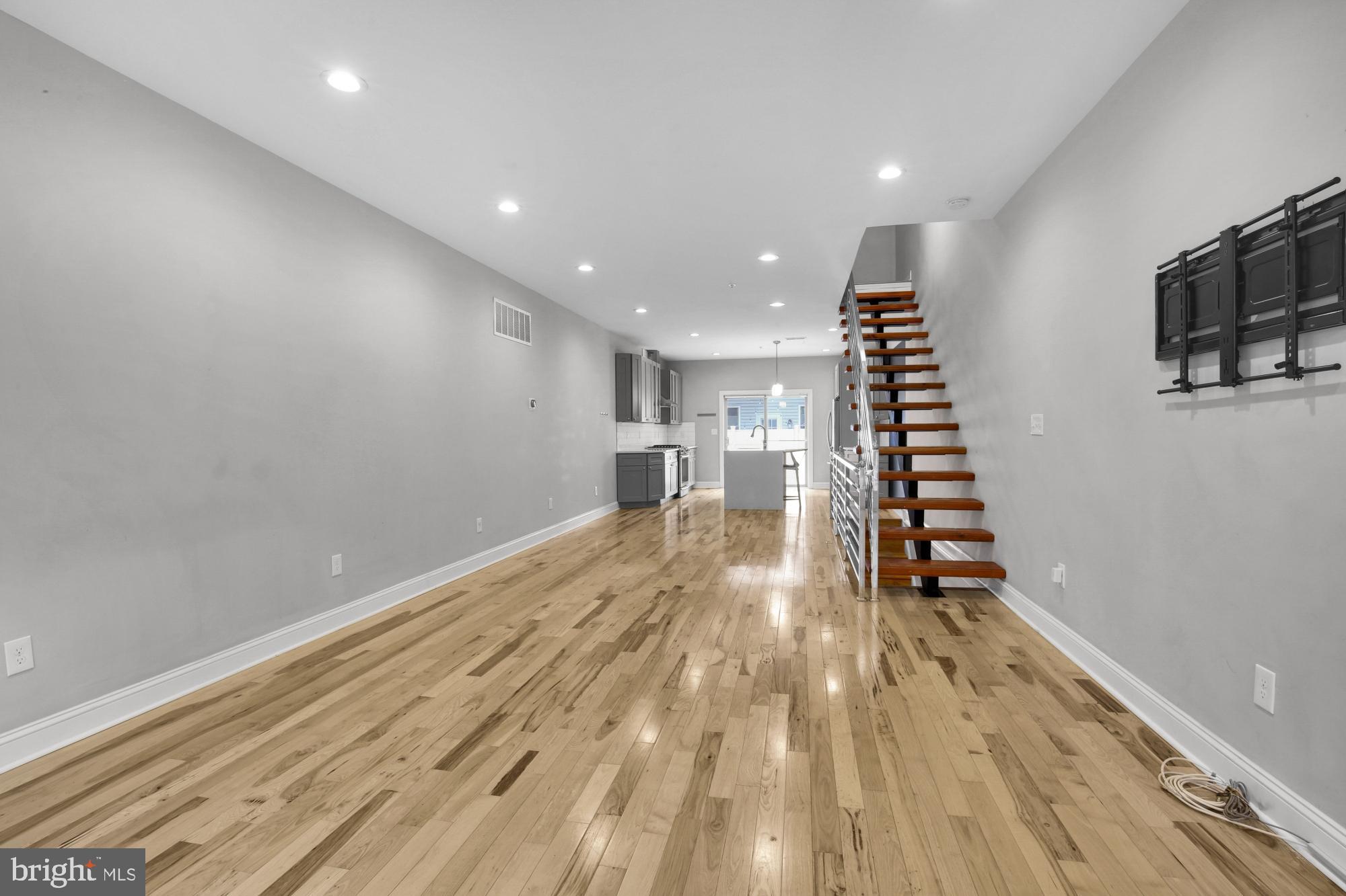 OLDE KENSINGTON - Residential Lease