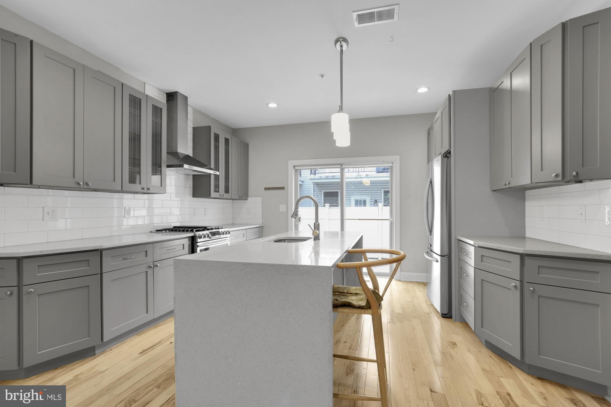 OLDE KENSINGTON - Residential Lease