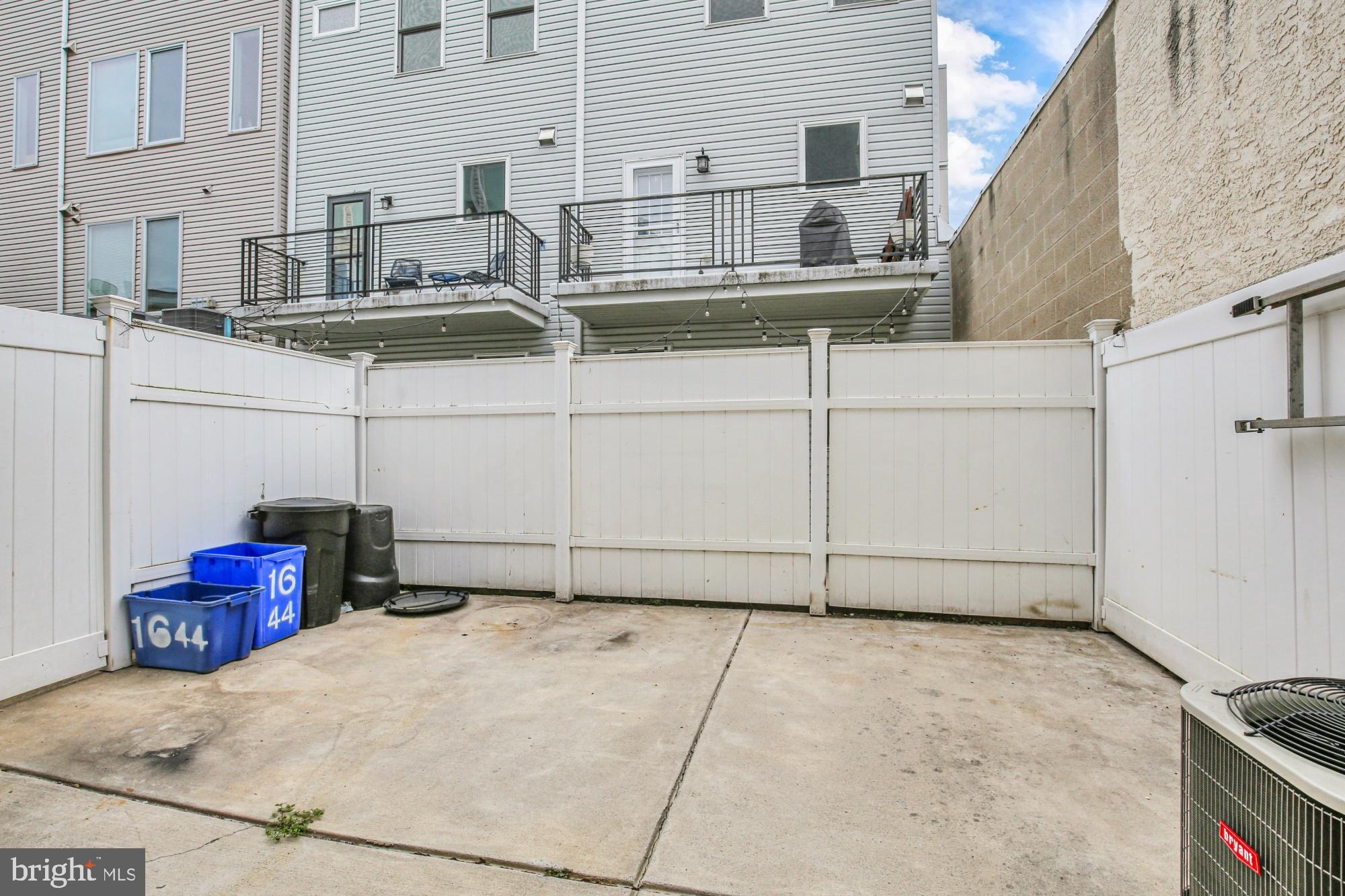 OLDE KENSINGTON - Residential Lease