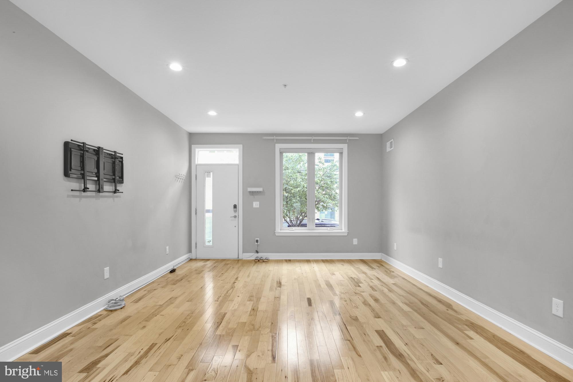 OLDE KENSINGTON - Residential Lease