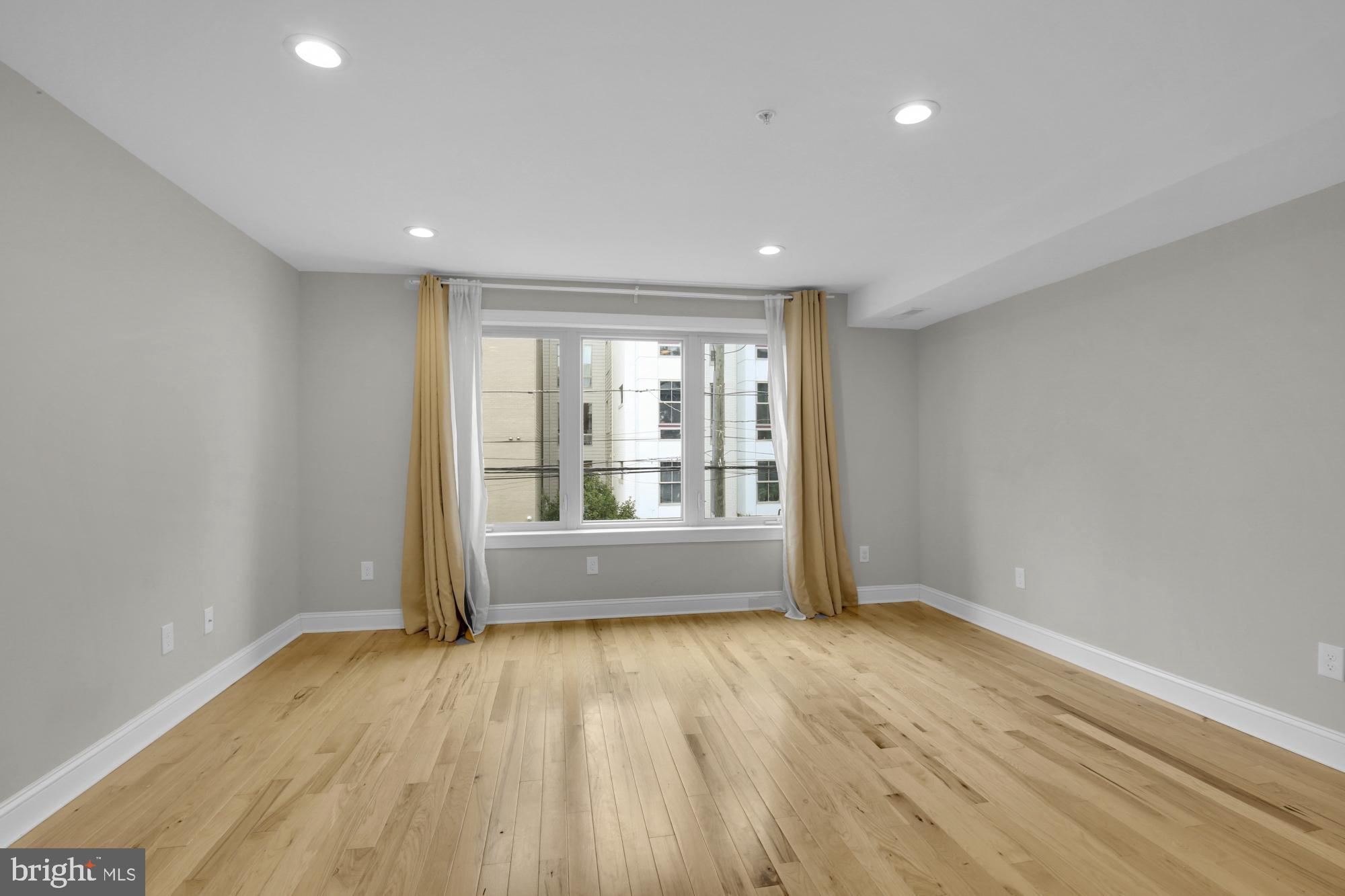 OLDE KENSINGTON - Residential Lease