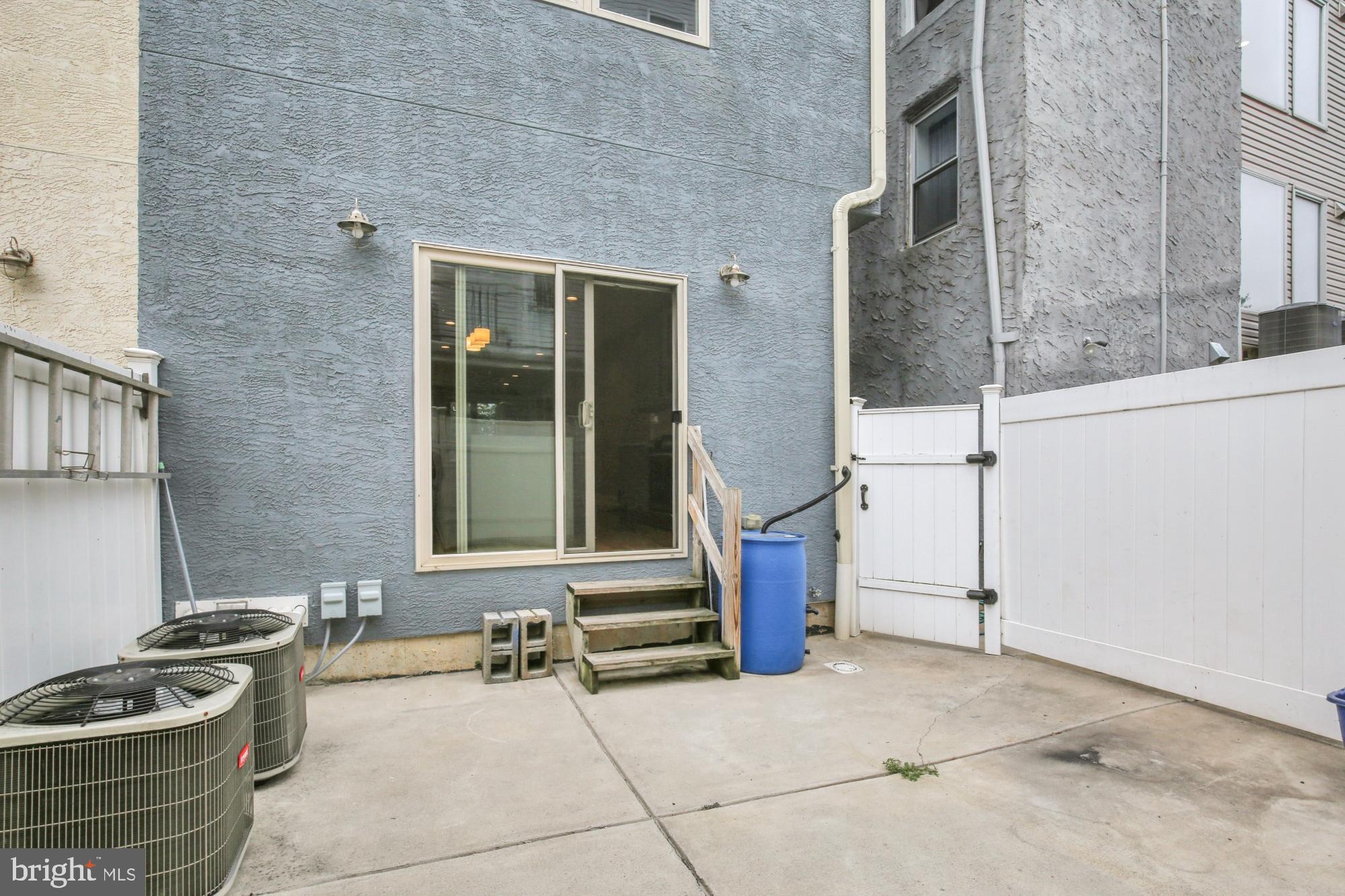 OLDE KENSINGTON - Residential Lease