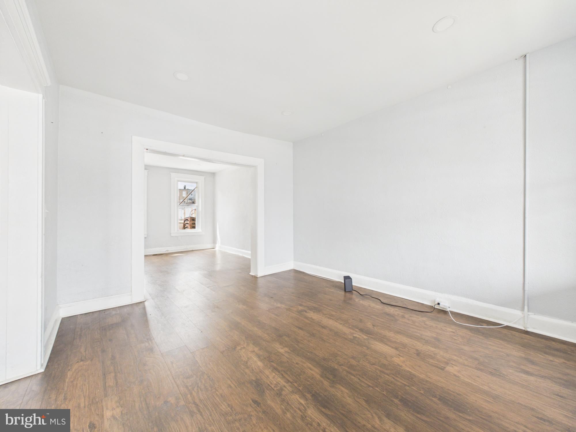 2112 N PULASKI