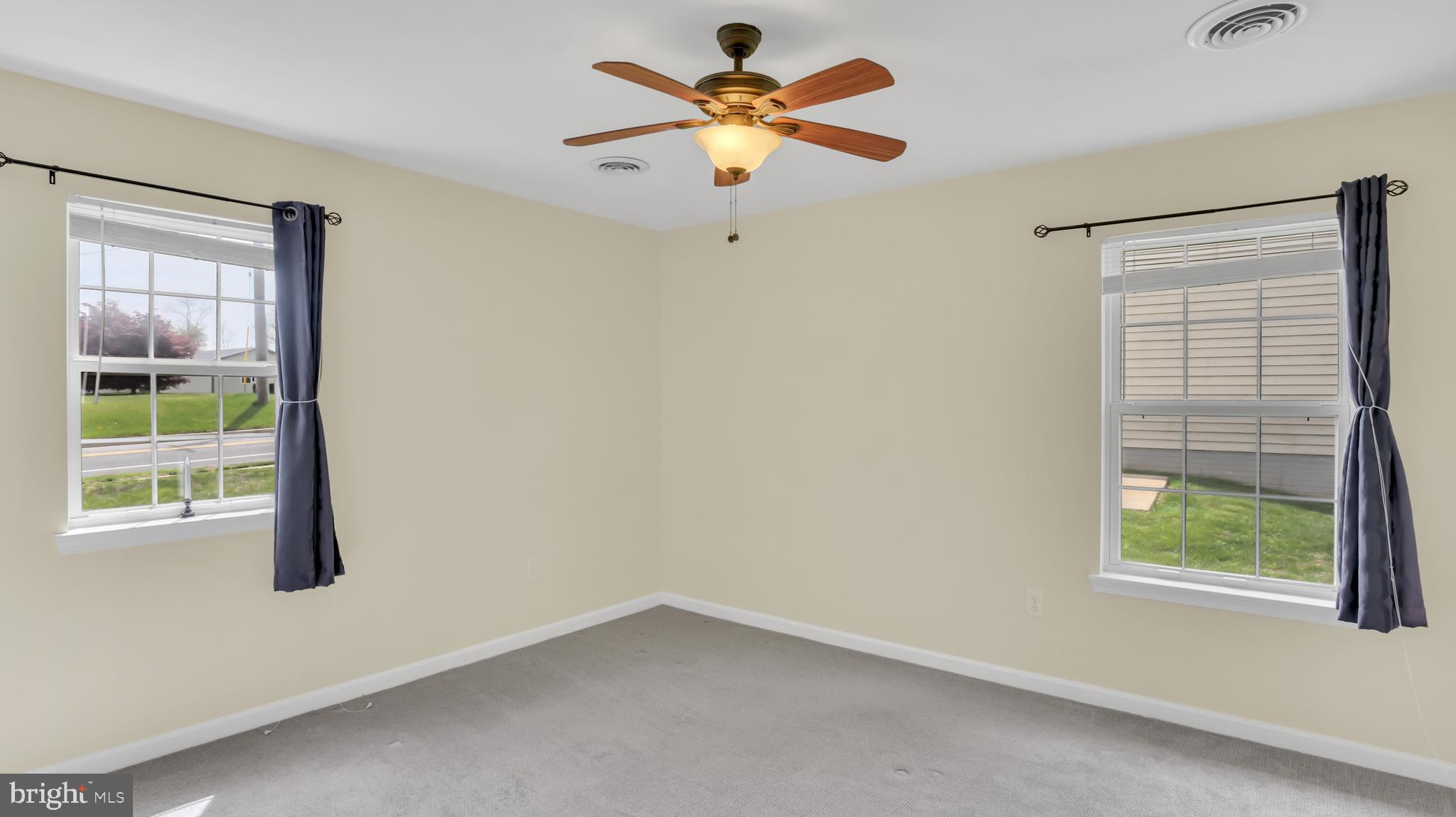 SMALL CROSSINGS - Residential