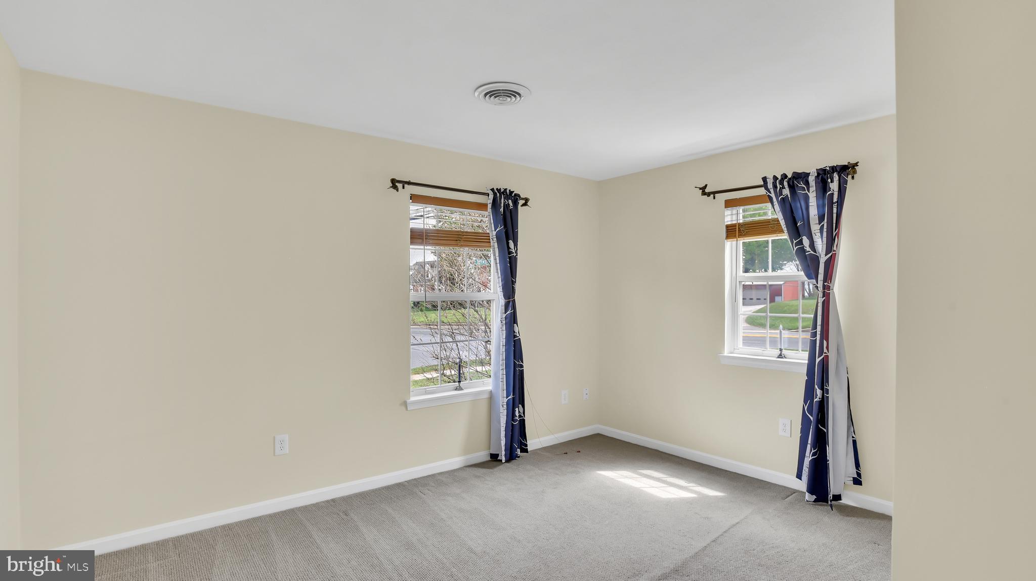 SMALL CROSSINGS - Residential