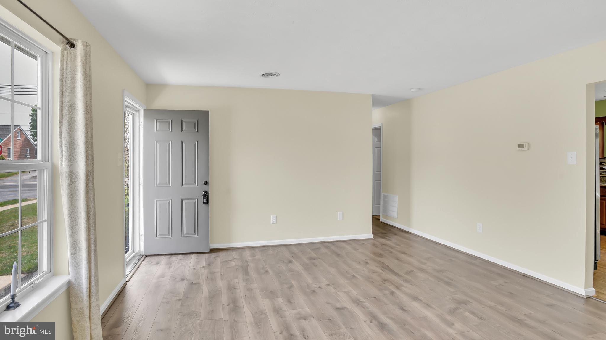 SMALL CROSSINGS - Residential