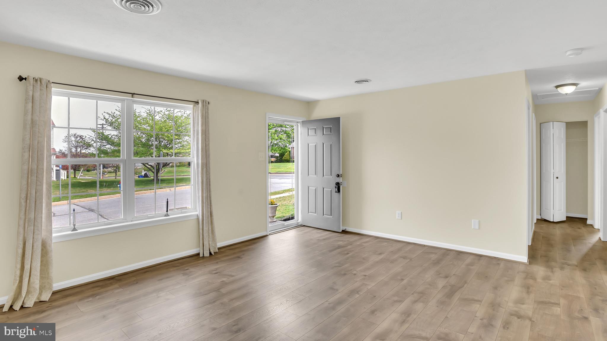 SMALL CROSSINGS - Residential