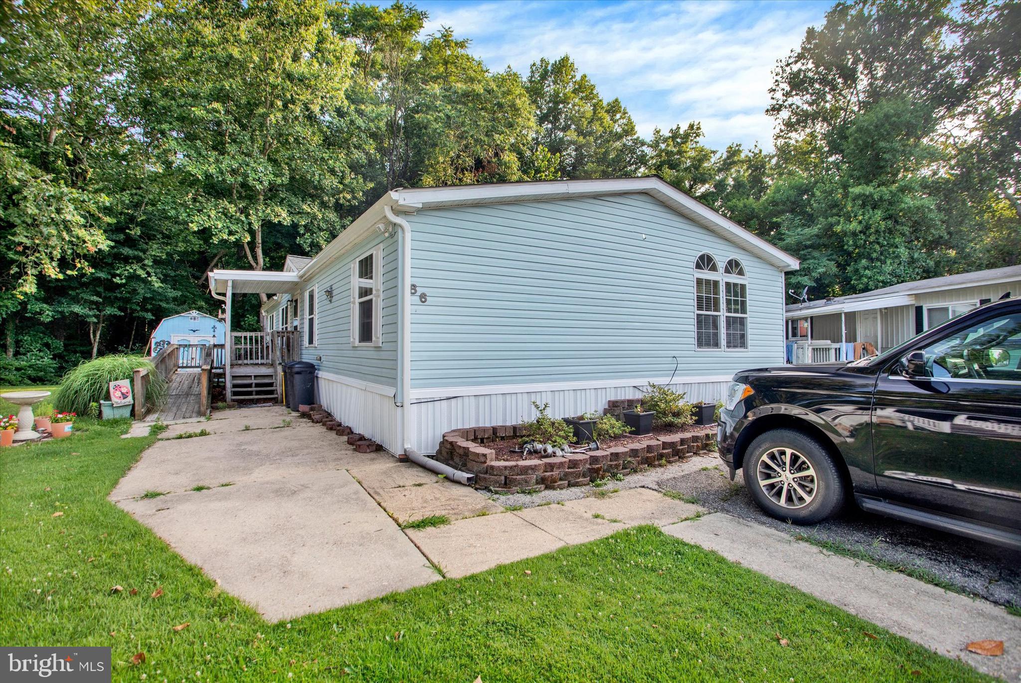 86 EDWARDS LANE