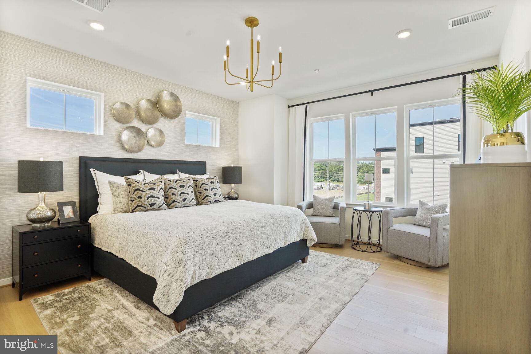 DOWNTOWN BRAMBLETON - Residential