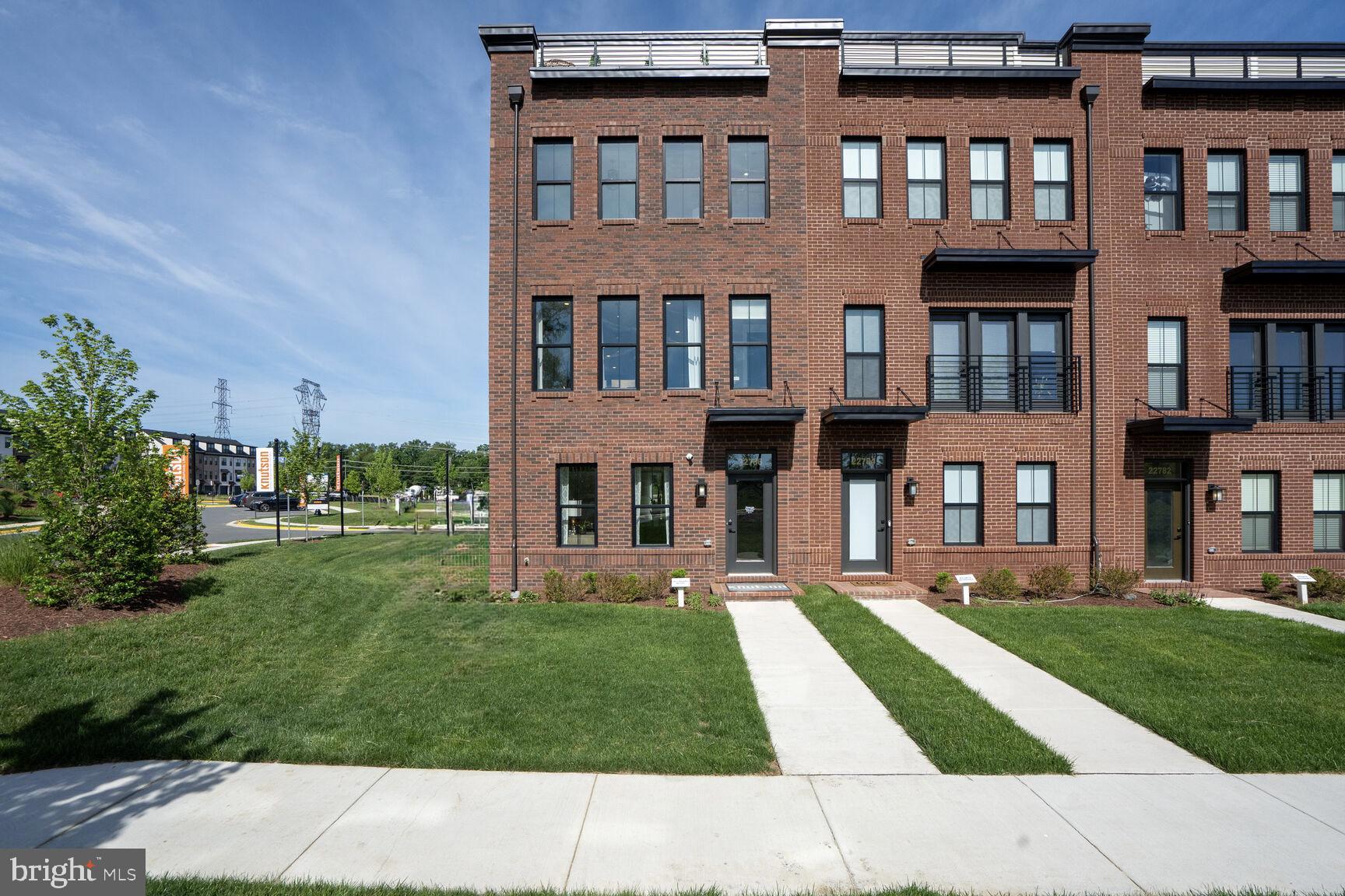 DOWNTOWN BRAMBLETON - Residential